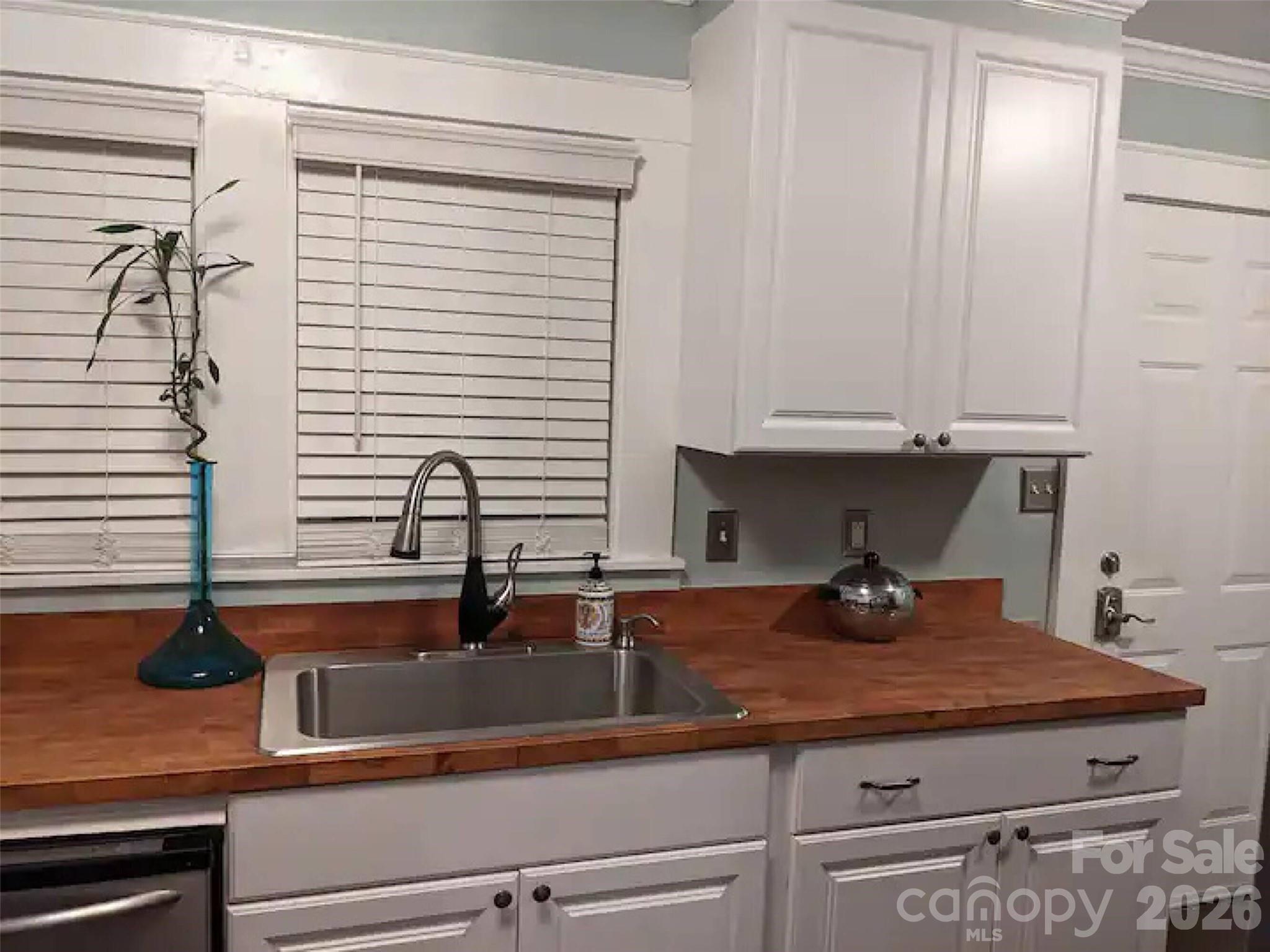 4033 W Tyvola Road — Charlotte