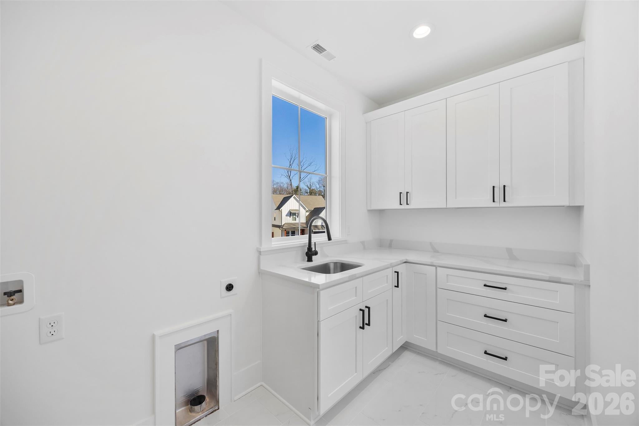 2033 South Street — Charlotte