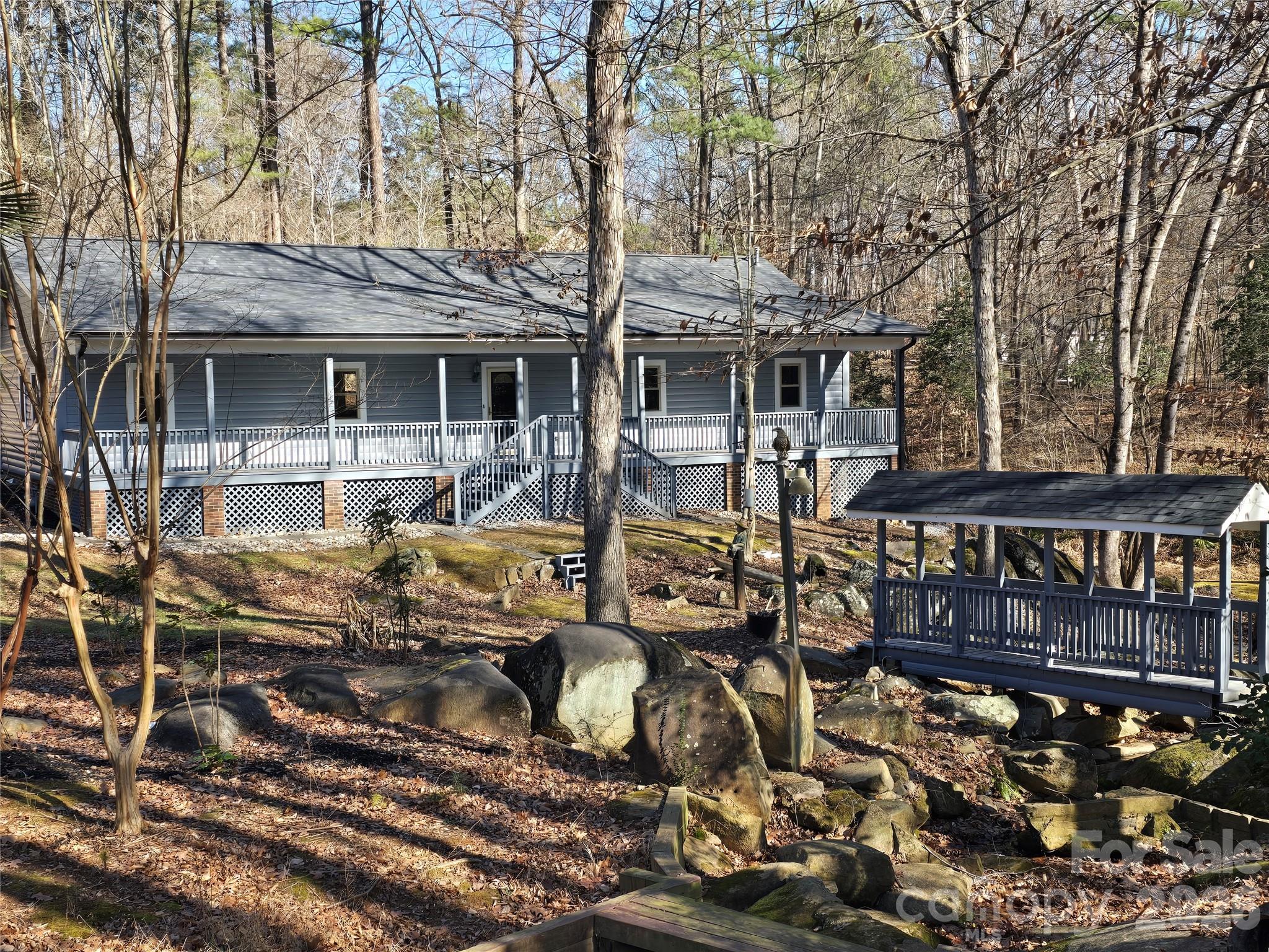 6802 Lowesville Lane — Stanley