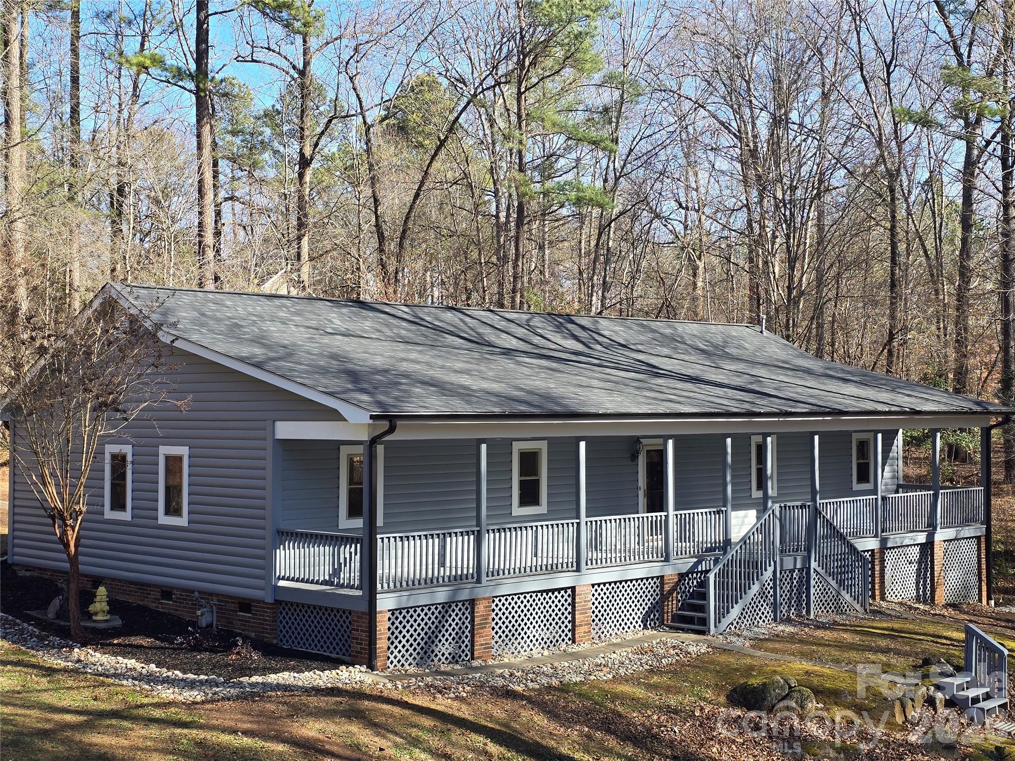 6802 Lowesville Lane — Stanley