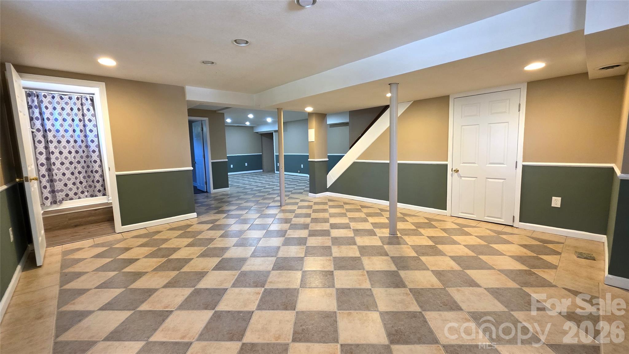 1627 Greenville Highway — Hendersonville