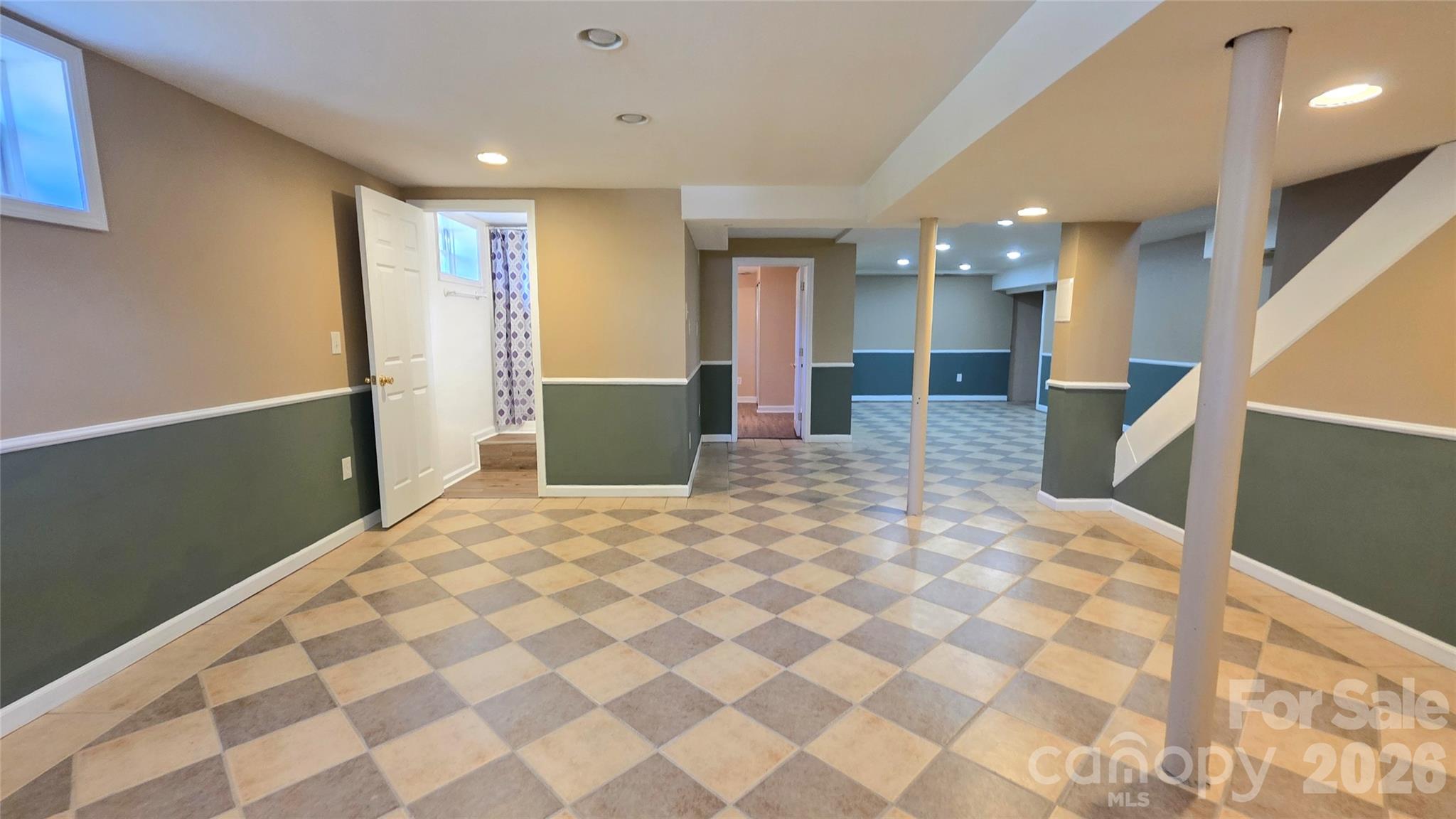 1627 Greenville Highway — Hendersonville