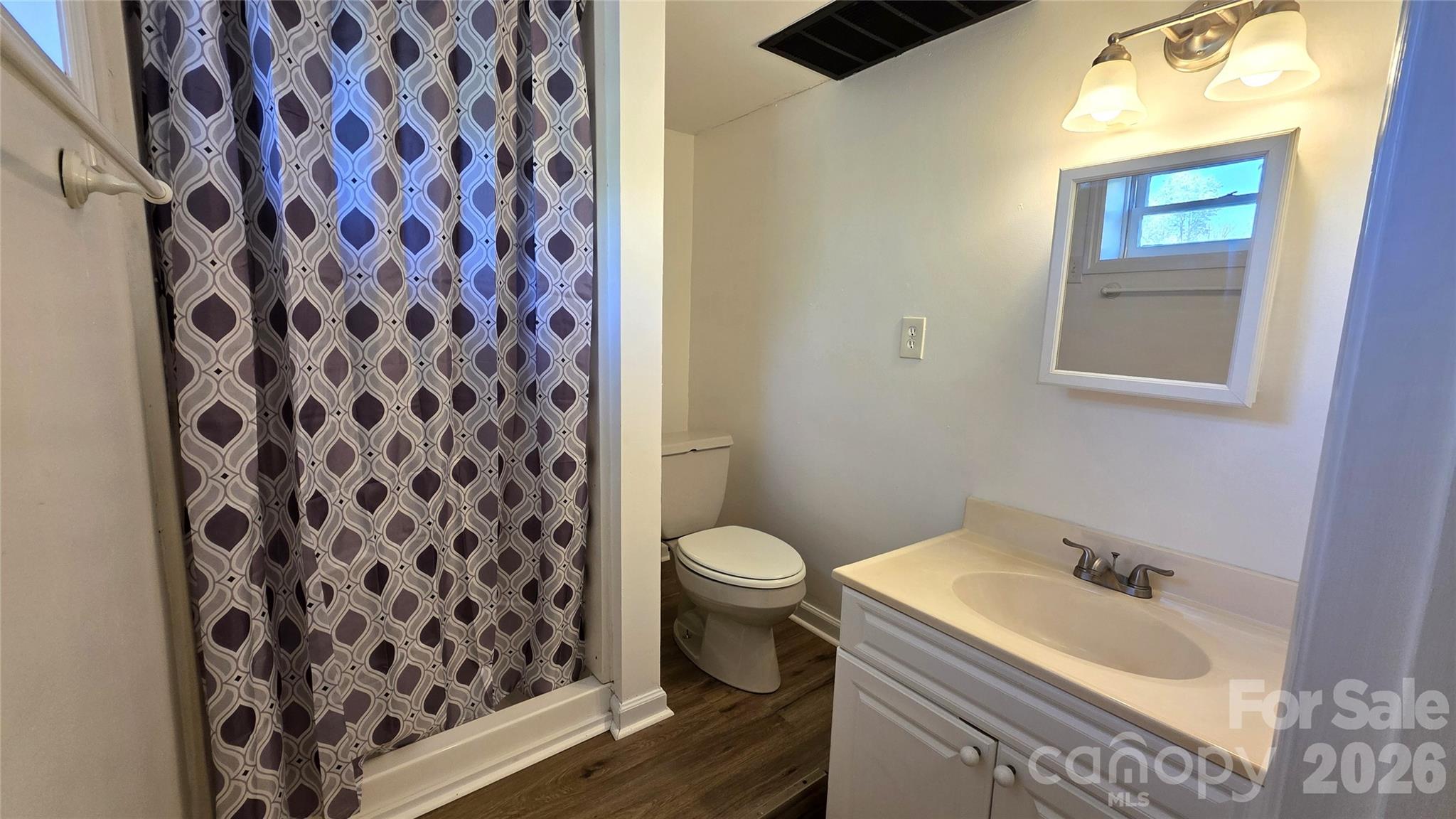 1627 Greenville Highway — Hendersonville