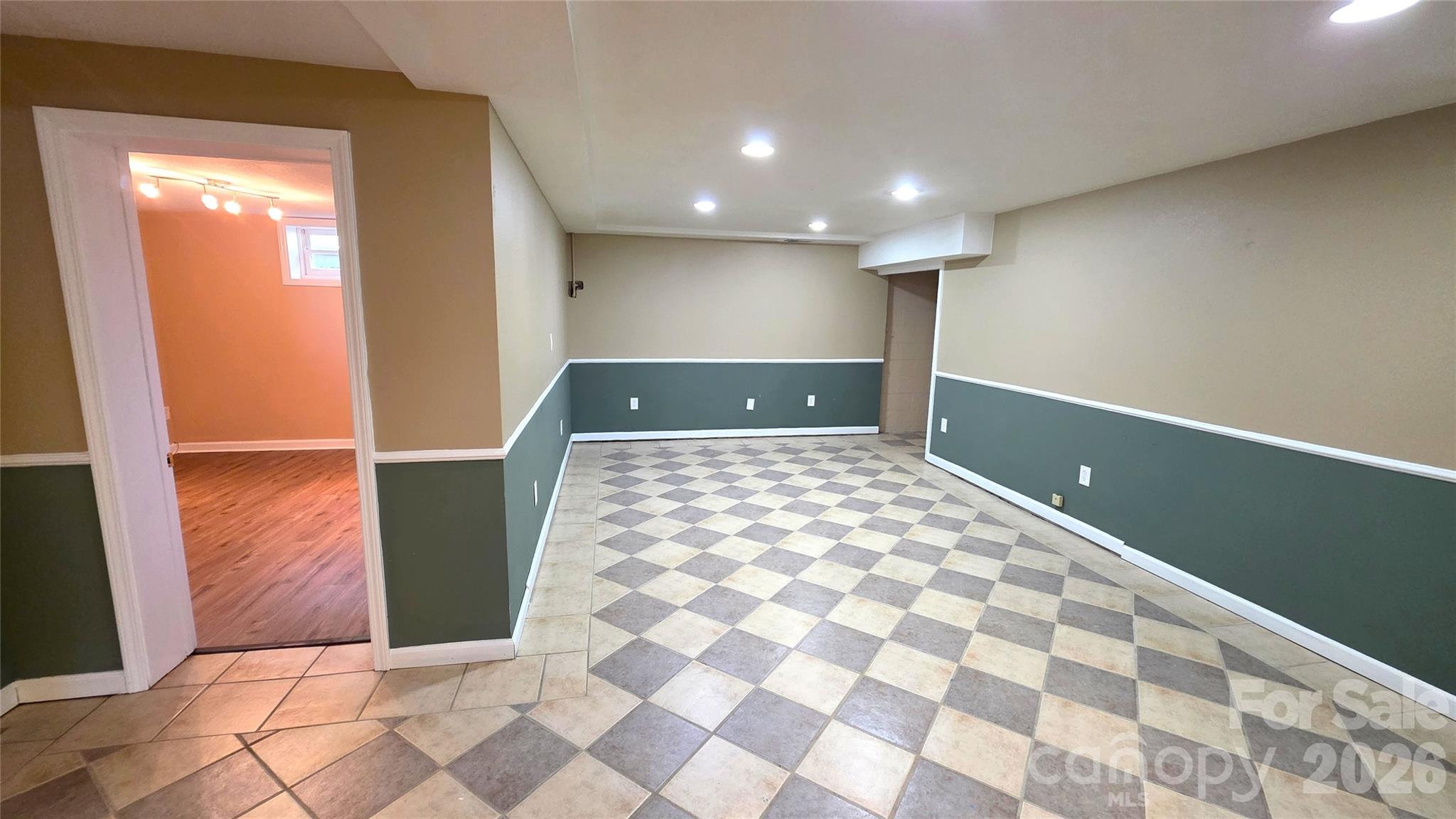 1627 Greenville Highway — Hendersonville