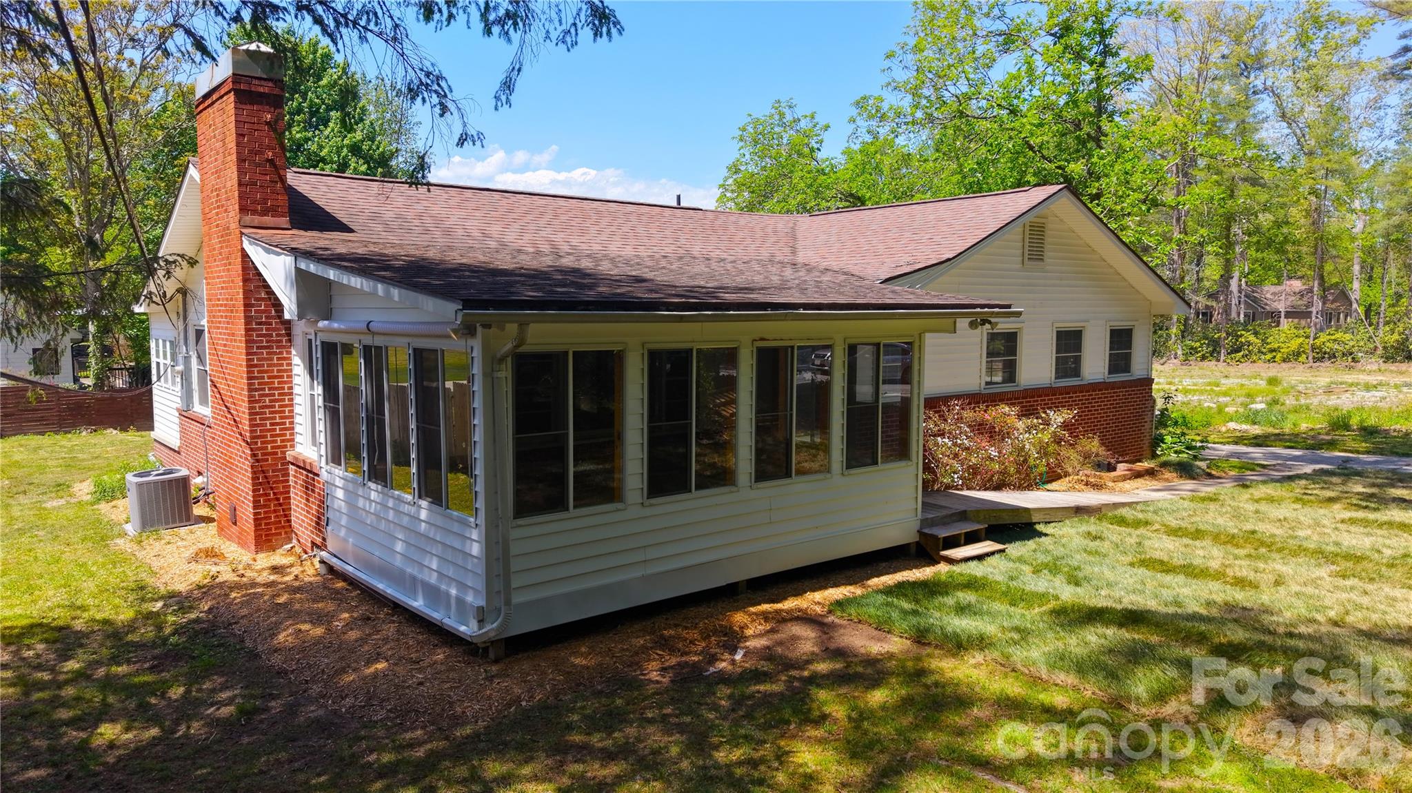 1627 Greenville Highway — Hendersonville