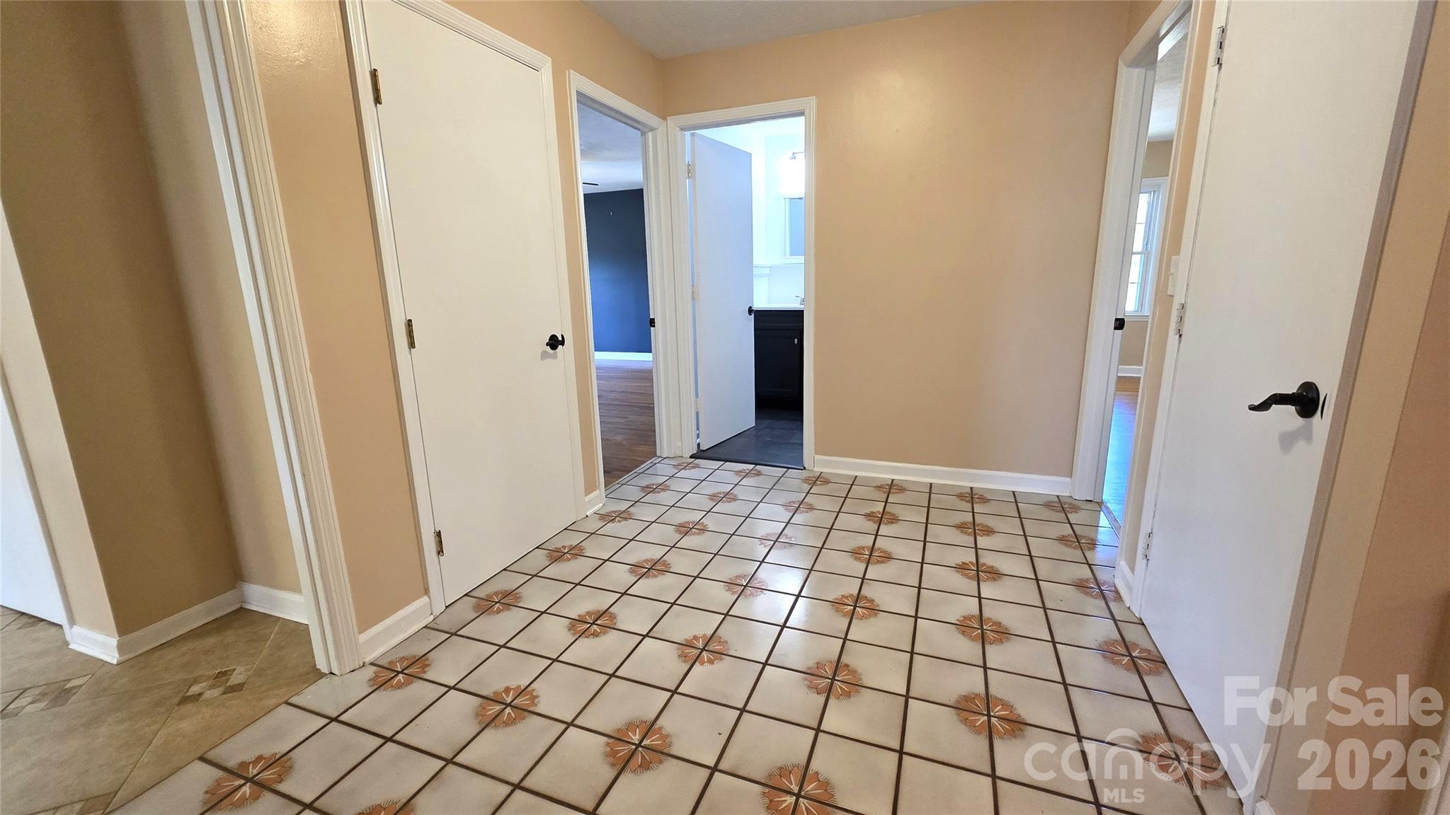 1627 Greenville Highway — Hendersonville