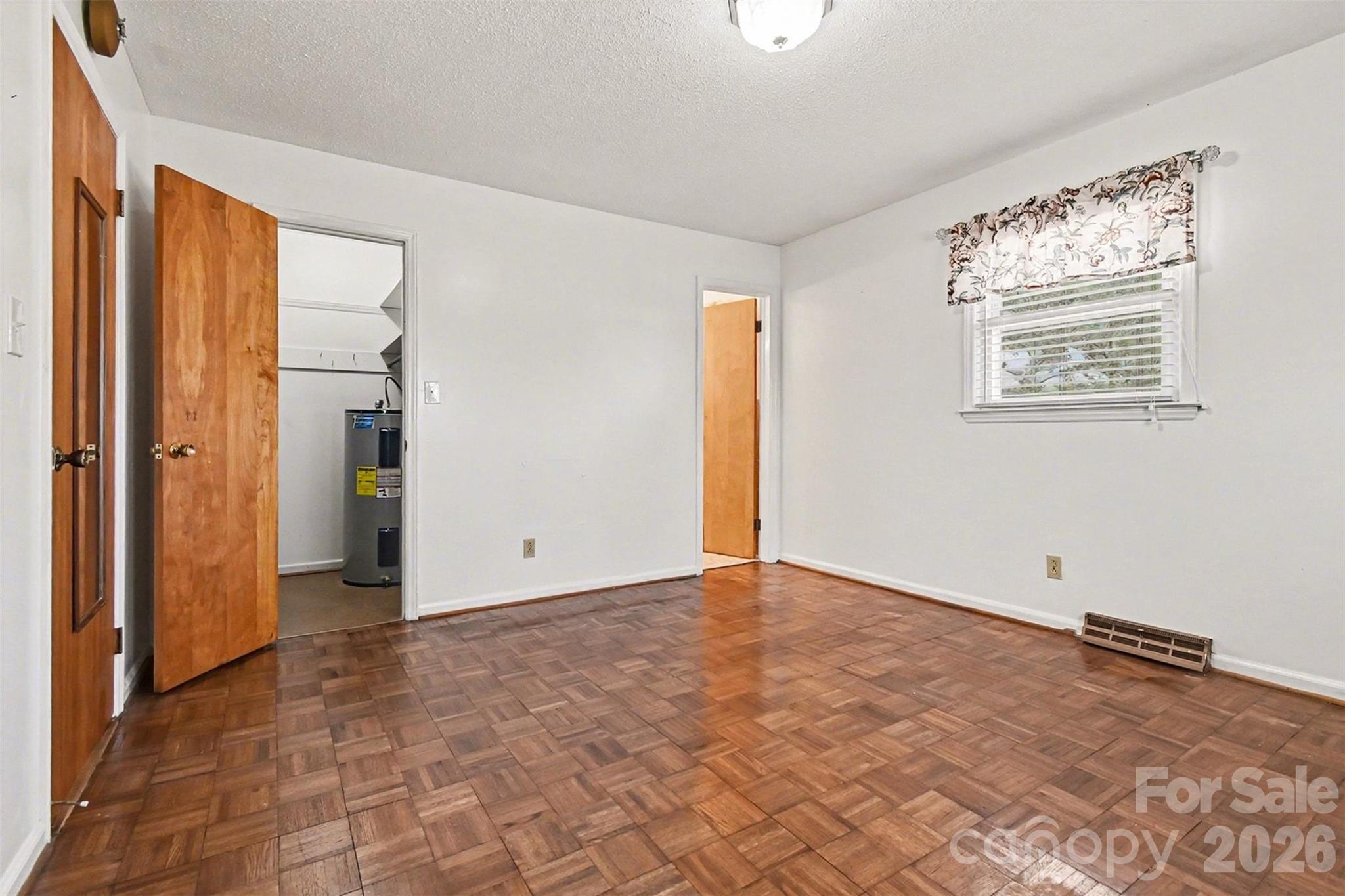 238 Lakeview Drive — Blacksburg