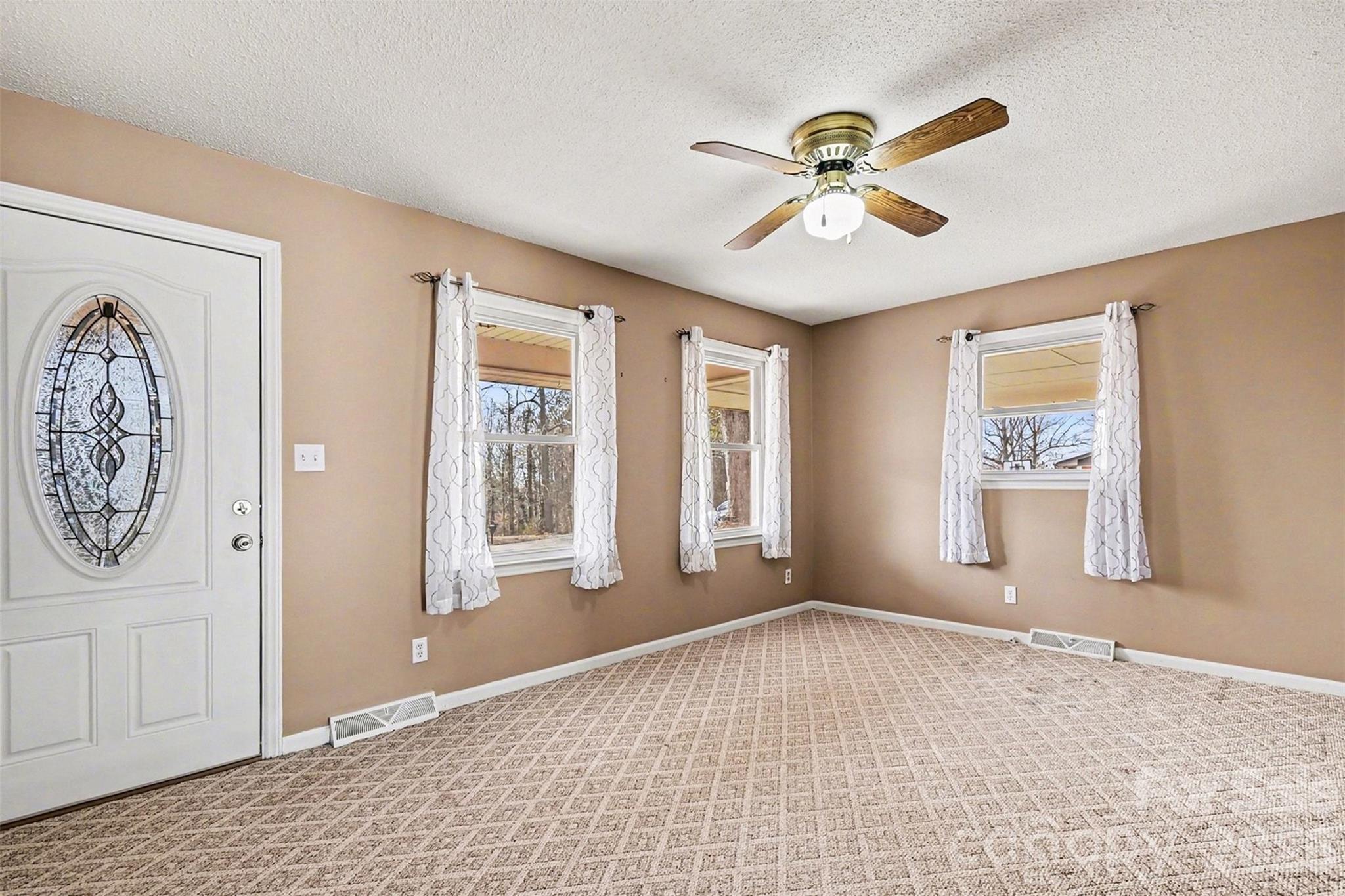 238 Lakeview Drive — Blacksburg
