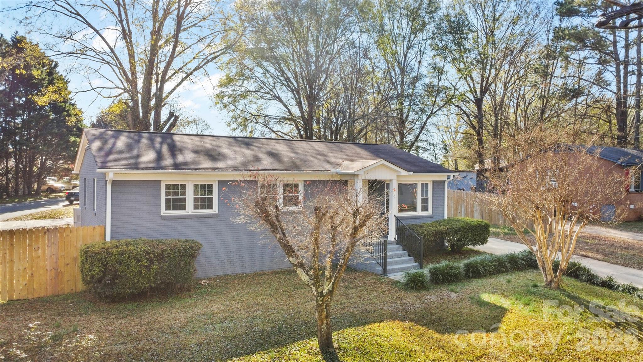 206 Hunter Street — York