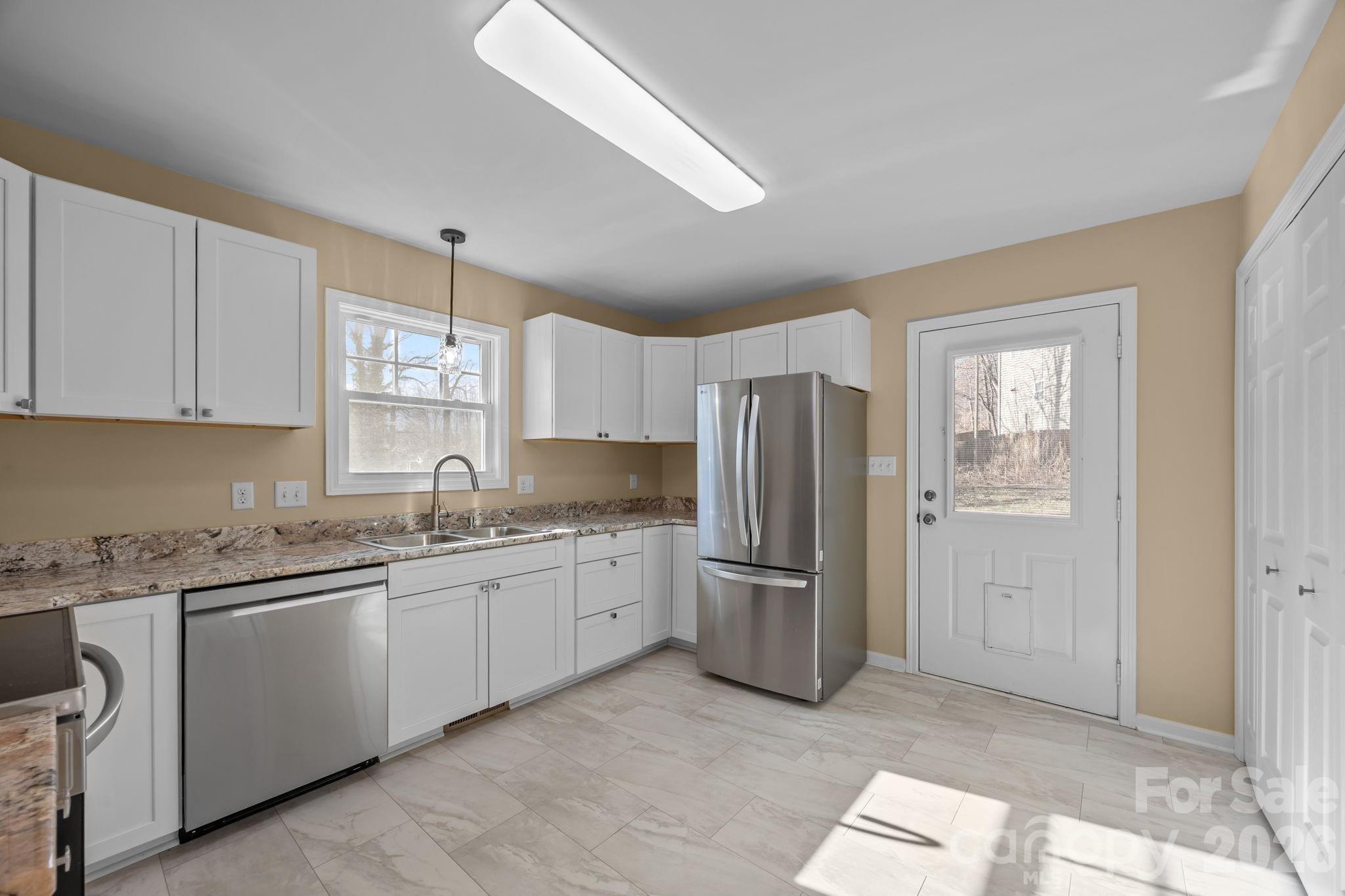 25 Byrd Road — Black Mountain