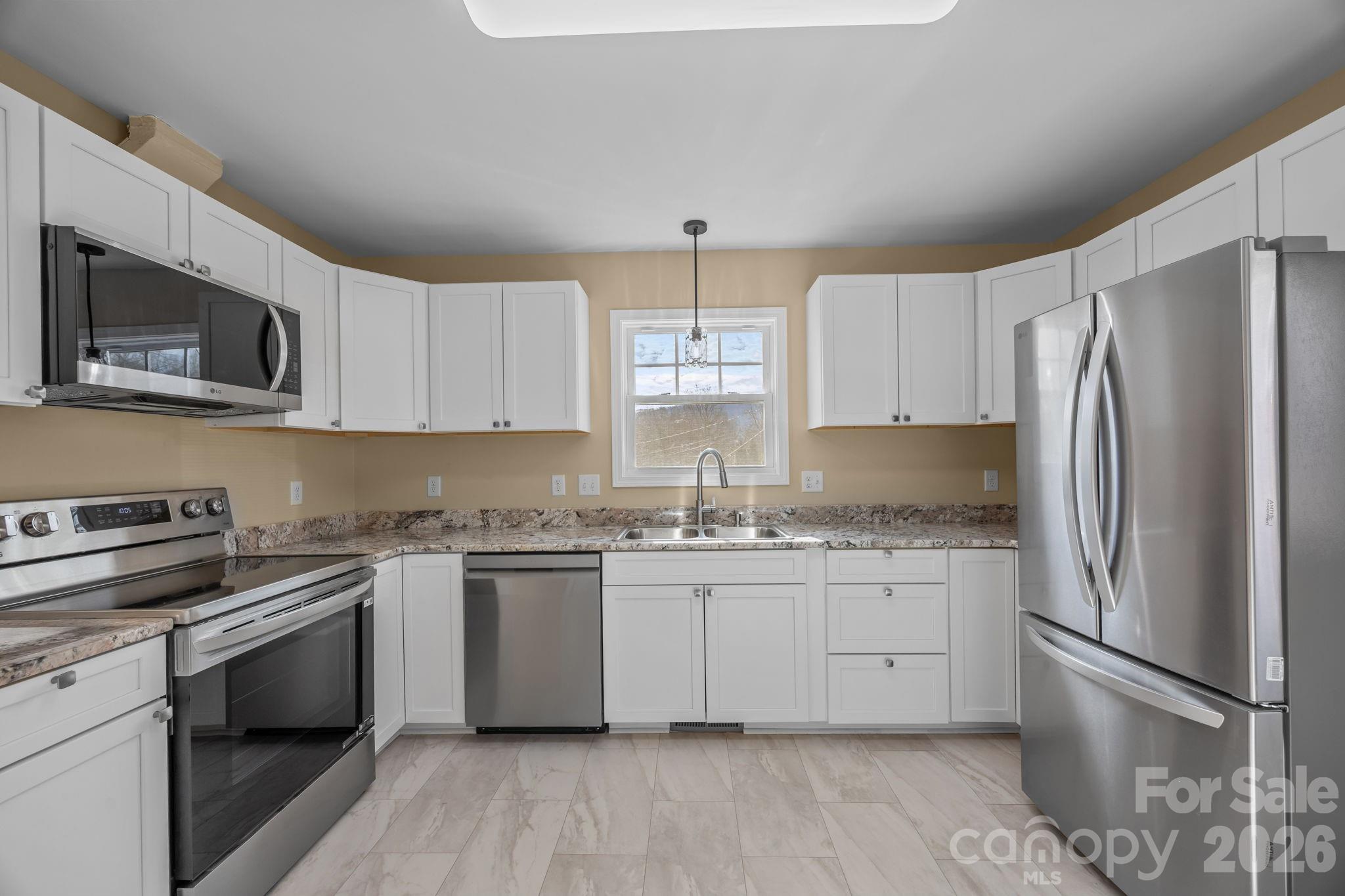 25 Byrd Road — Black Mountain