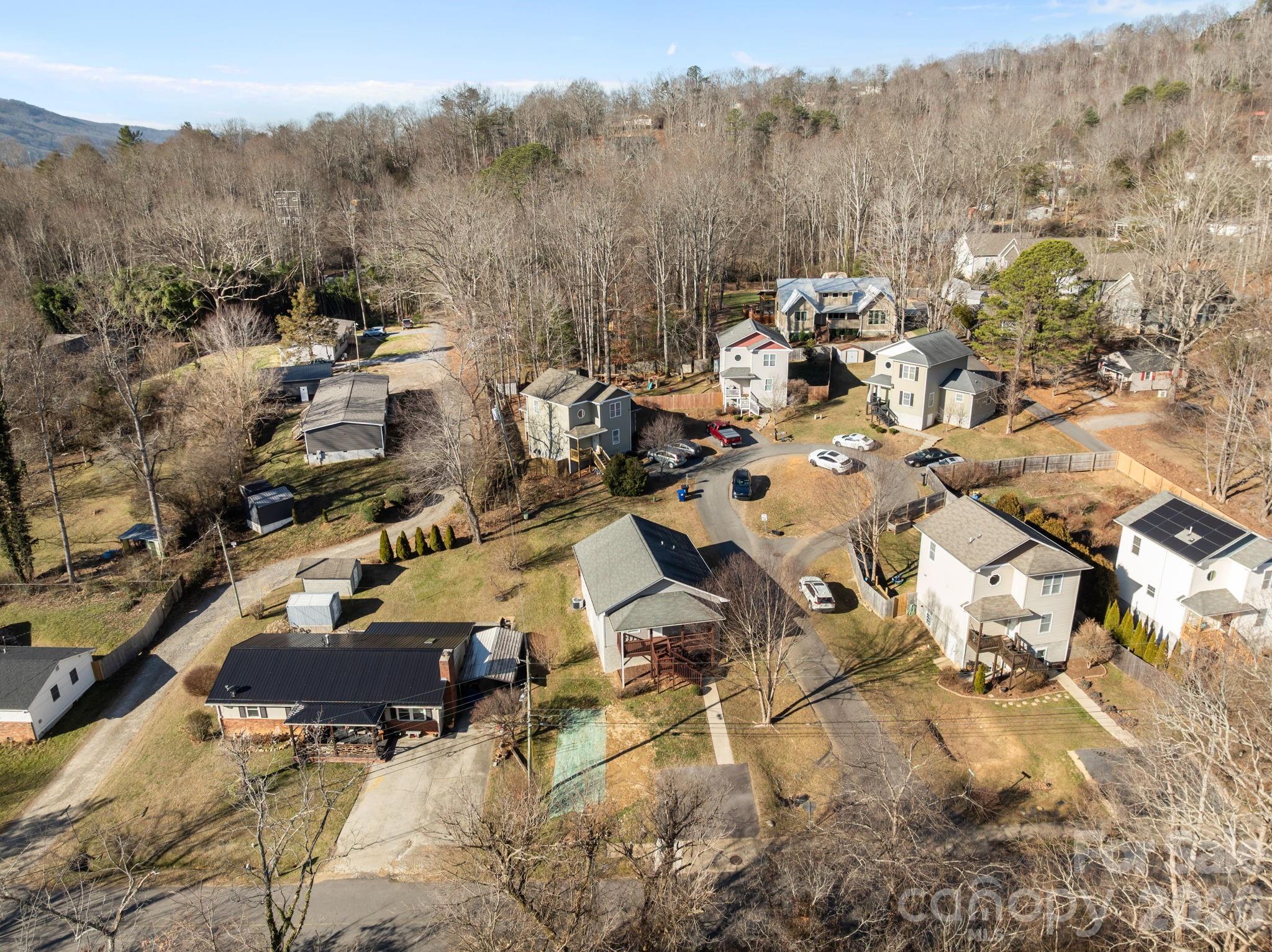 25 Byrd Road — Black Mountain