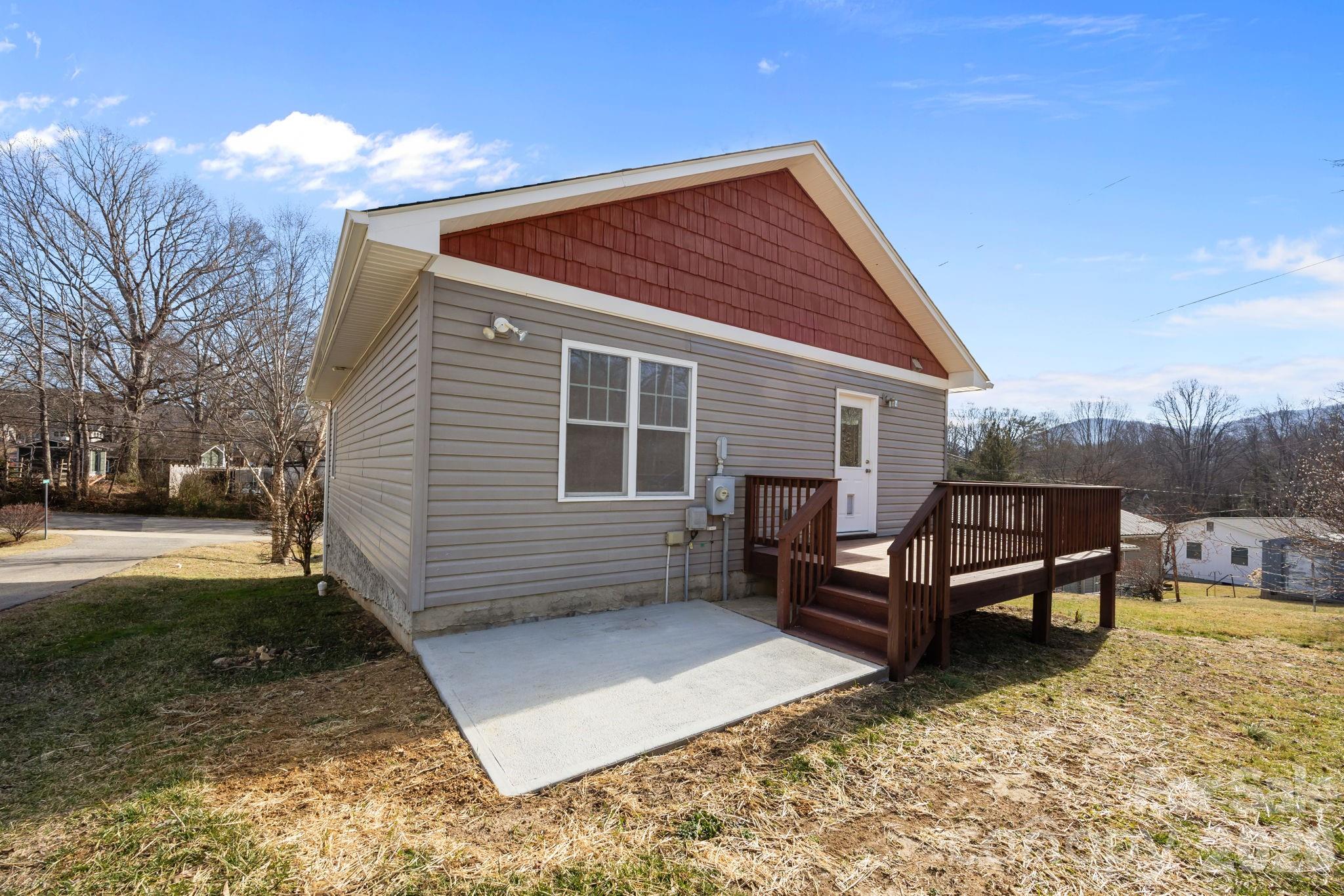 25 Byrd Road — Black Mountain