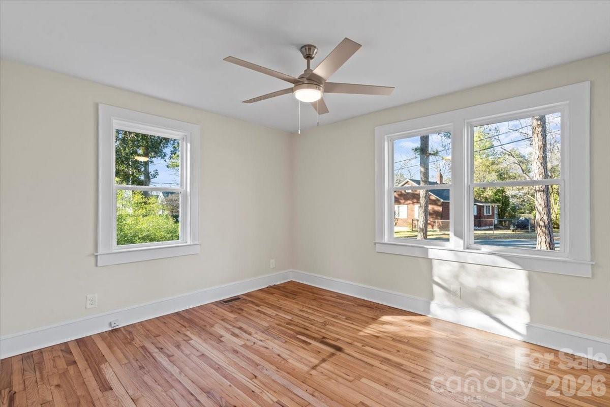 165 E Lacy Street — Chester