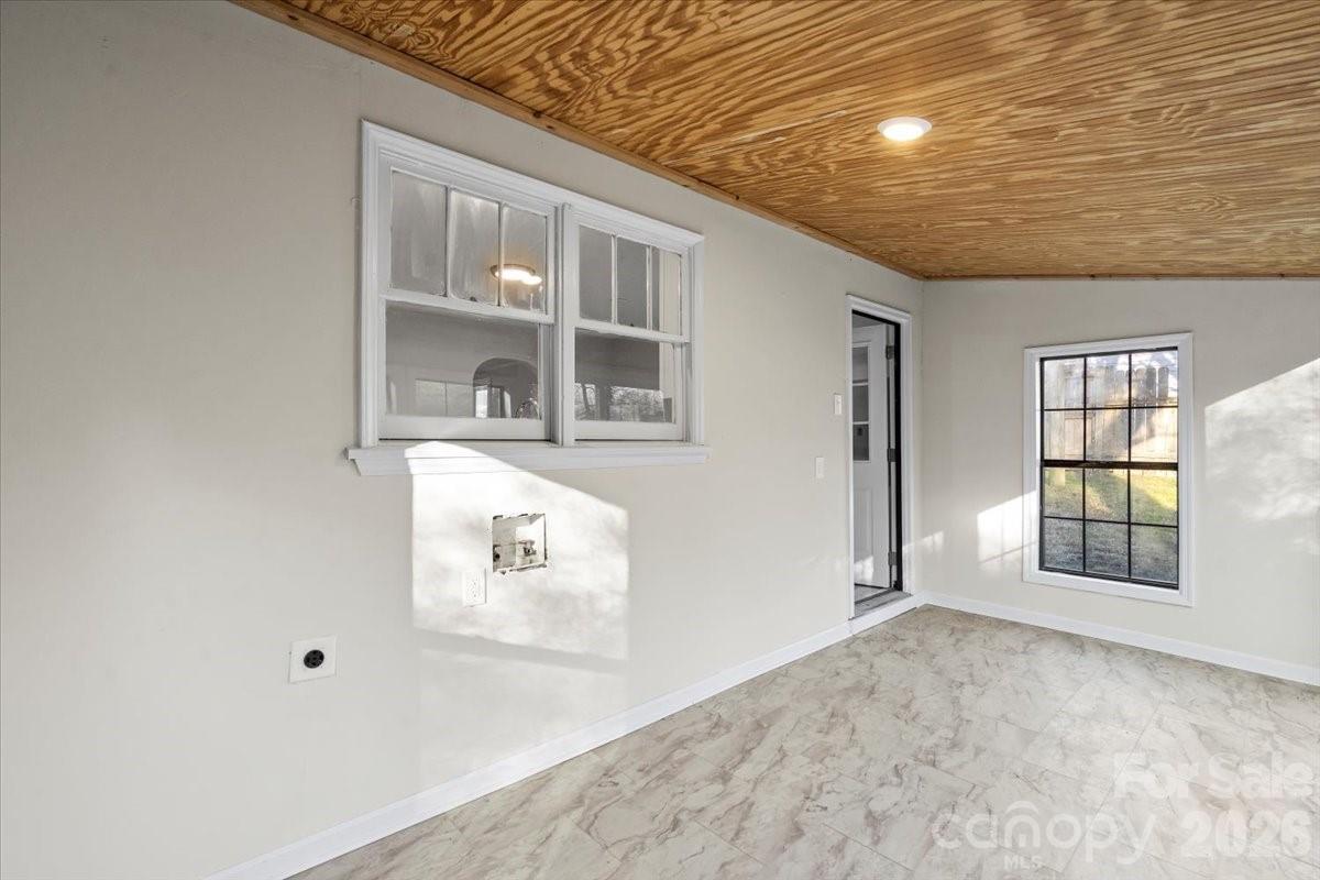 165 E Lacy Street — Chester