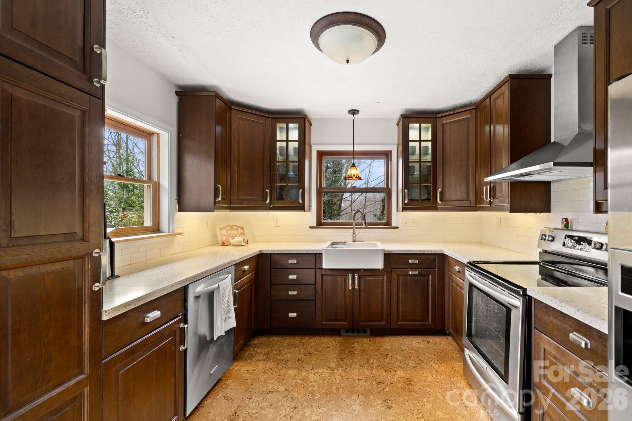 45 Crescent Drive — Hendersonville