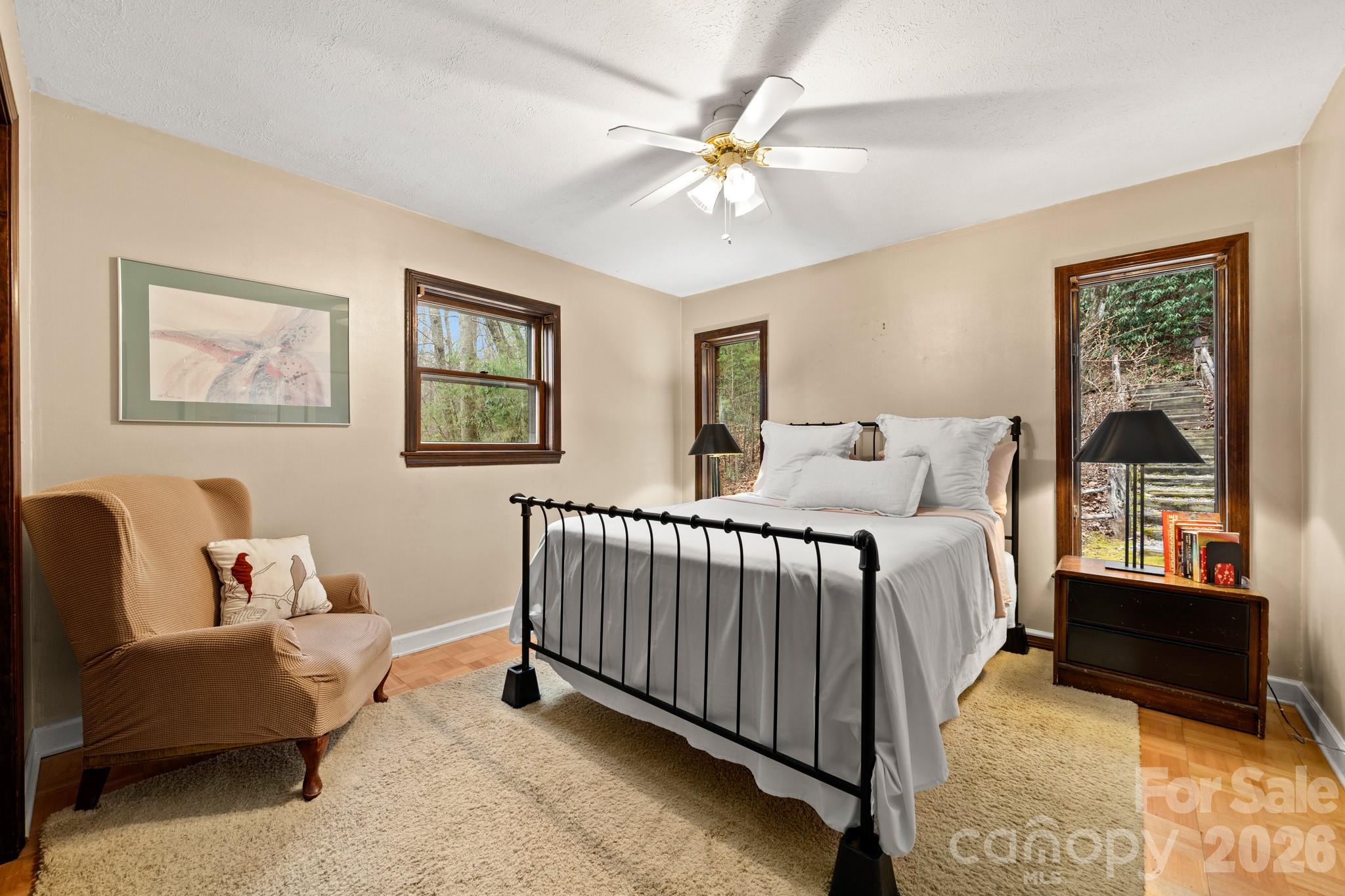 45 Crescent Drive — Hendersonville