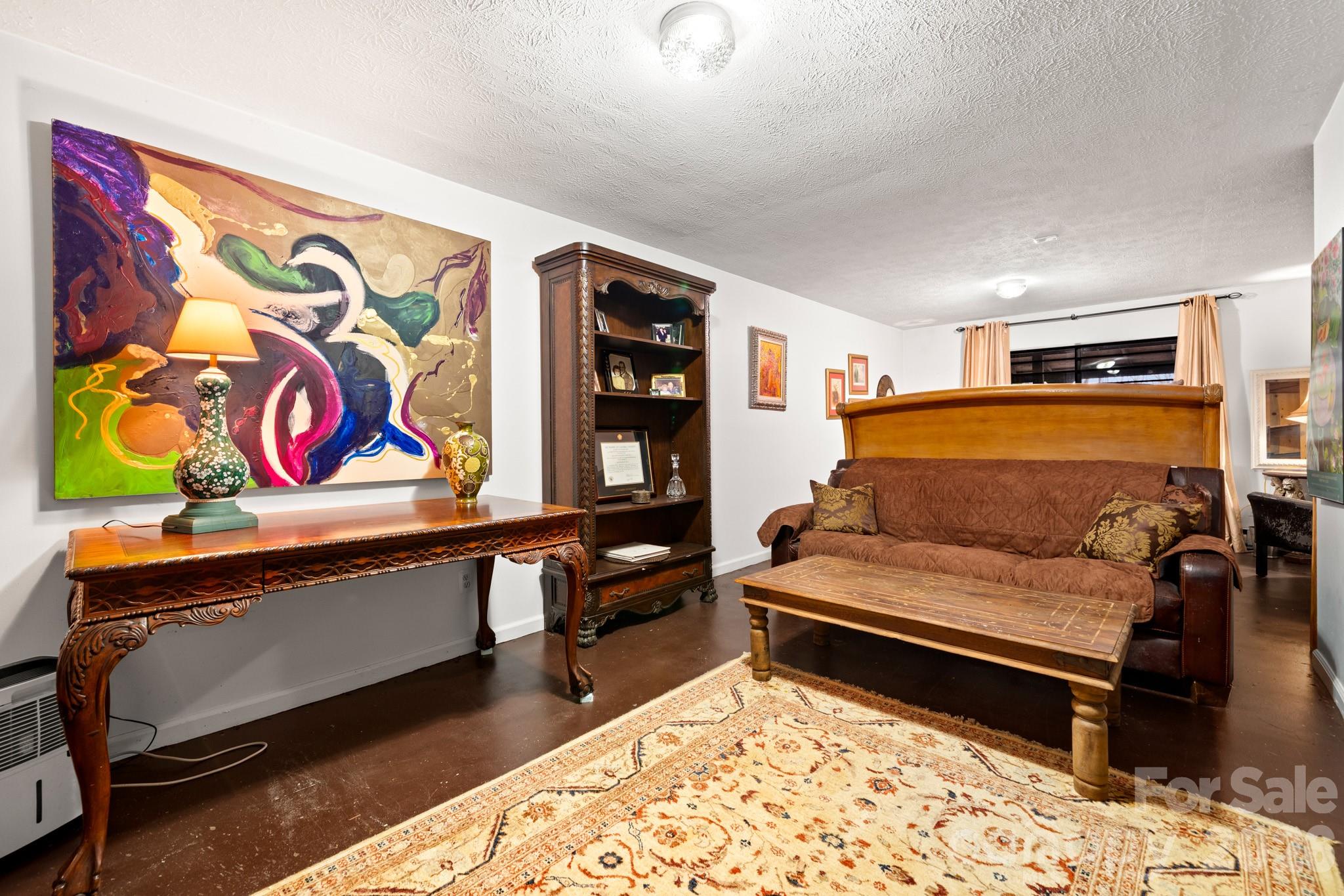45 Crescent Drive — Hendersonville