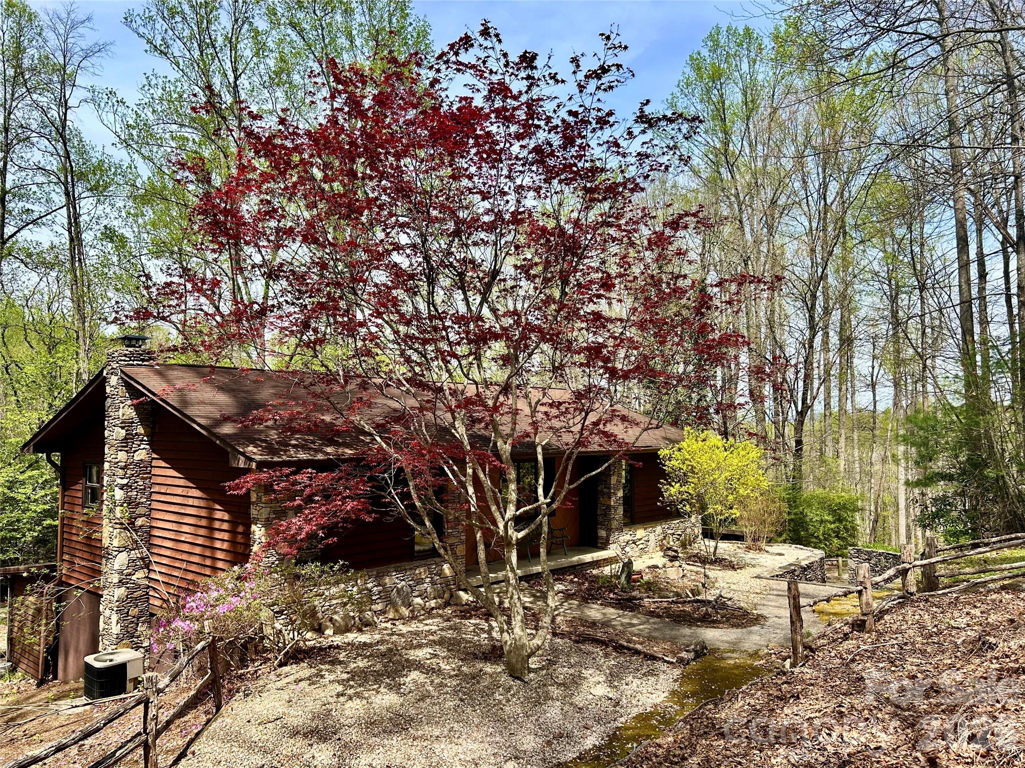 45 Crescent Drive — Hendersonville