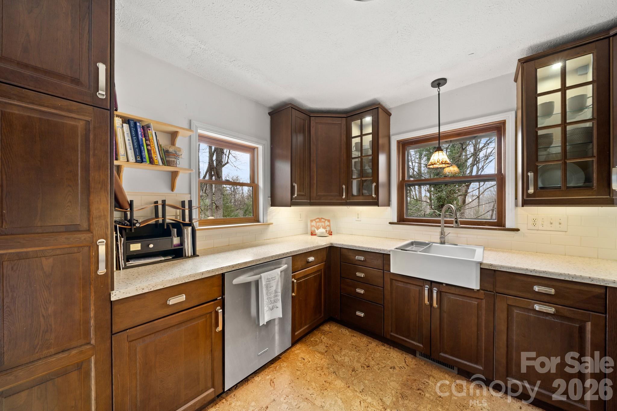 45 Crescent Drive — Hendersonville