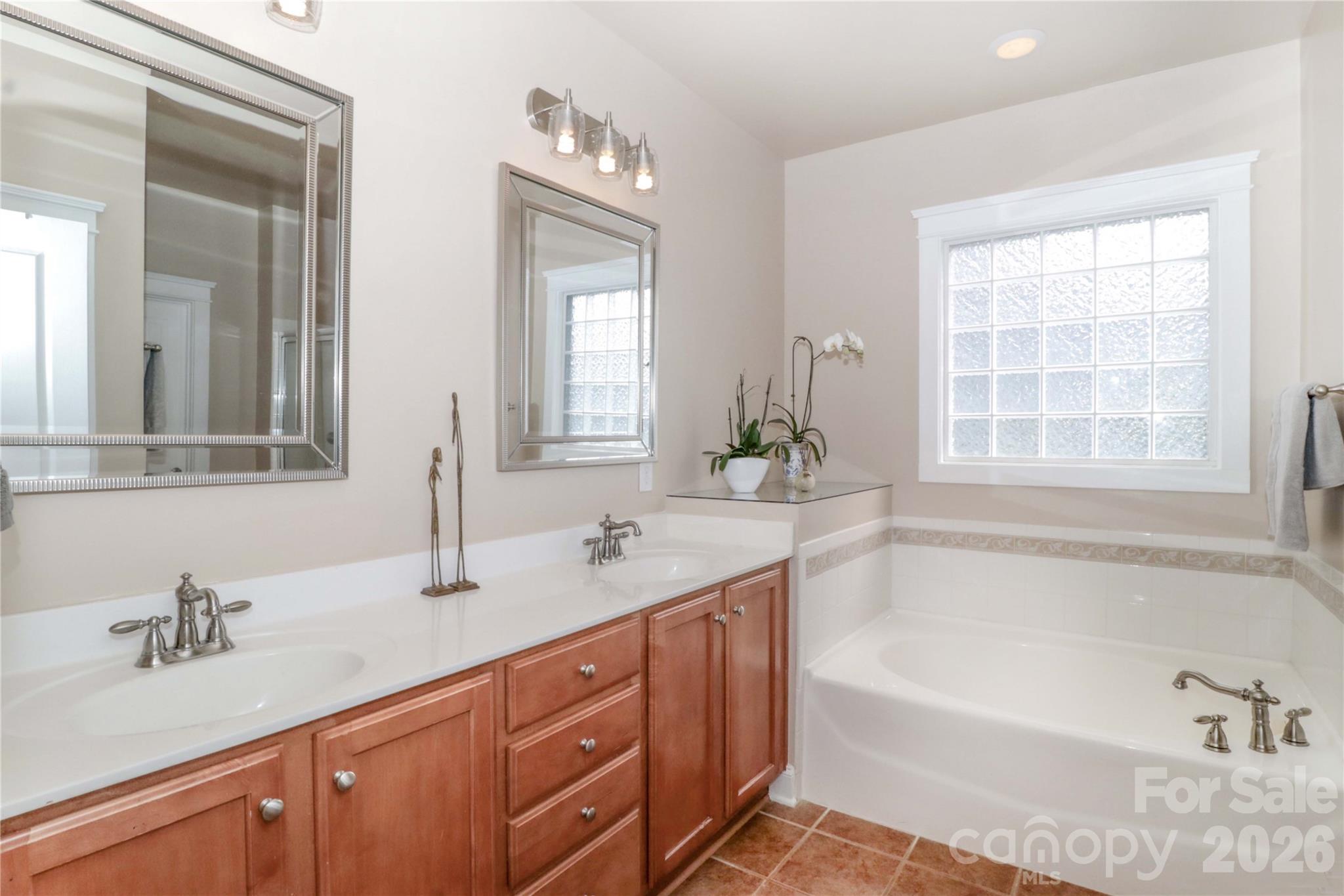 184 Hunters Hill Drive — Statesville