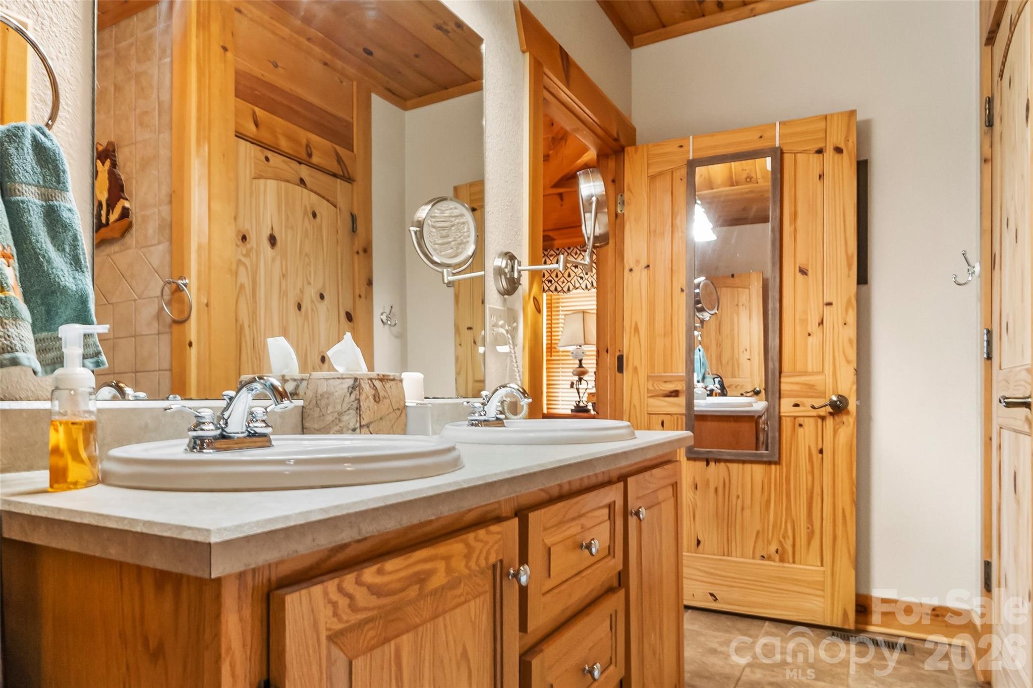 16 Saratoga Drive — Nebo