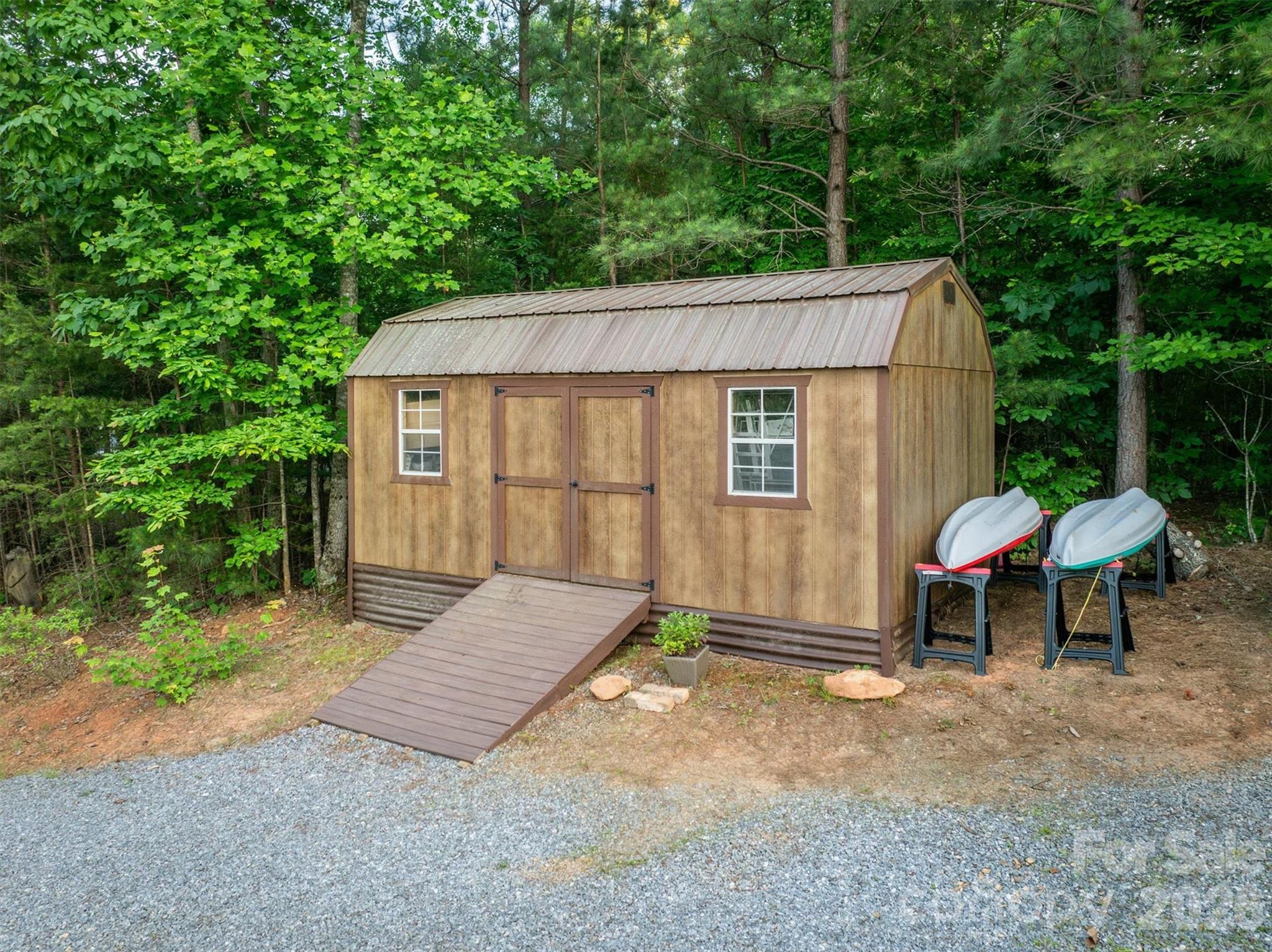 16 Saratoga Drive — Nebo