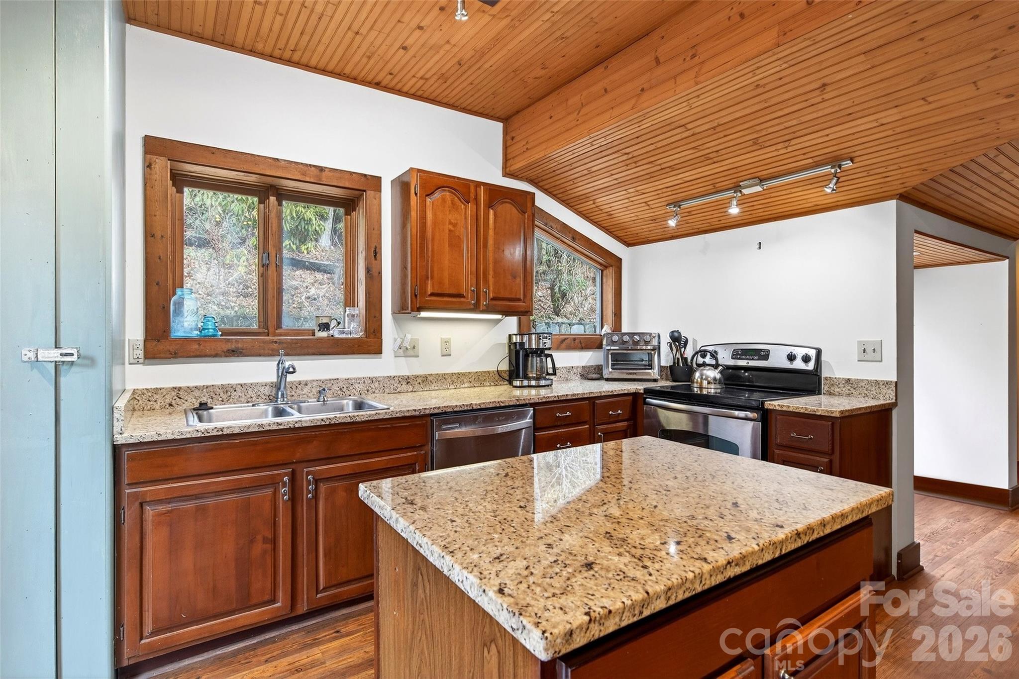 287 North Carolina Terrace — Montreat