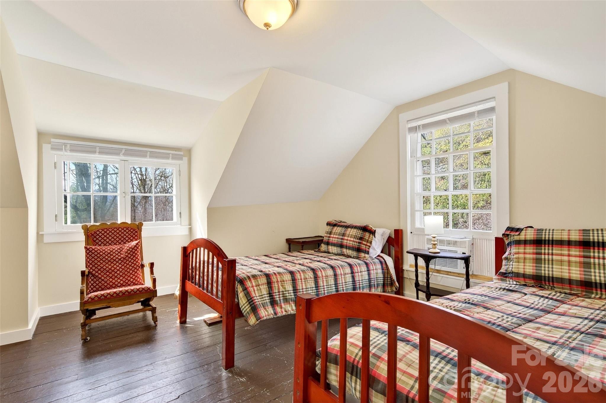 287 North Carolina Terrace — Montreat