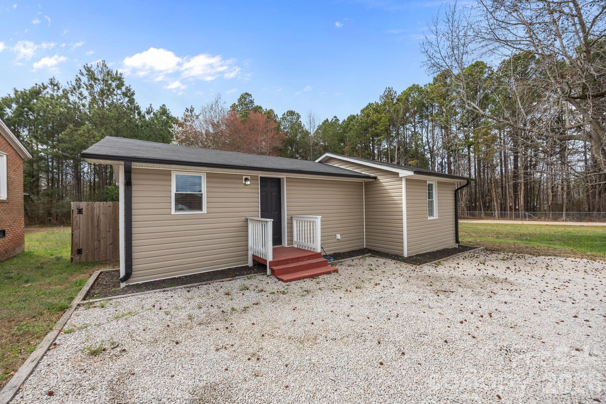 319 N Arnold Street — Pageland