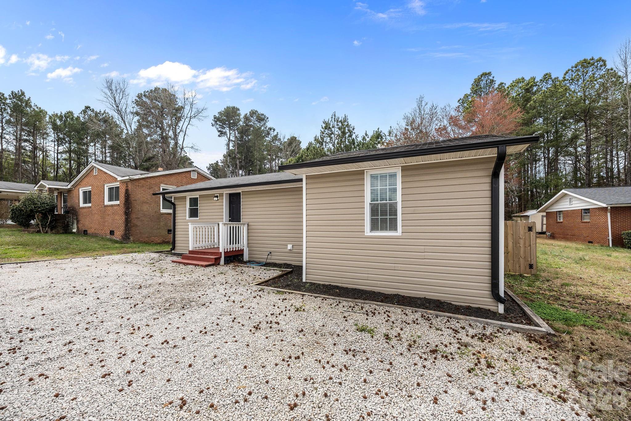 319 N Arnold Street — Pageland
