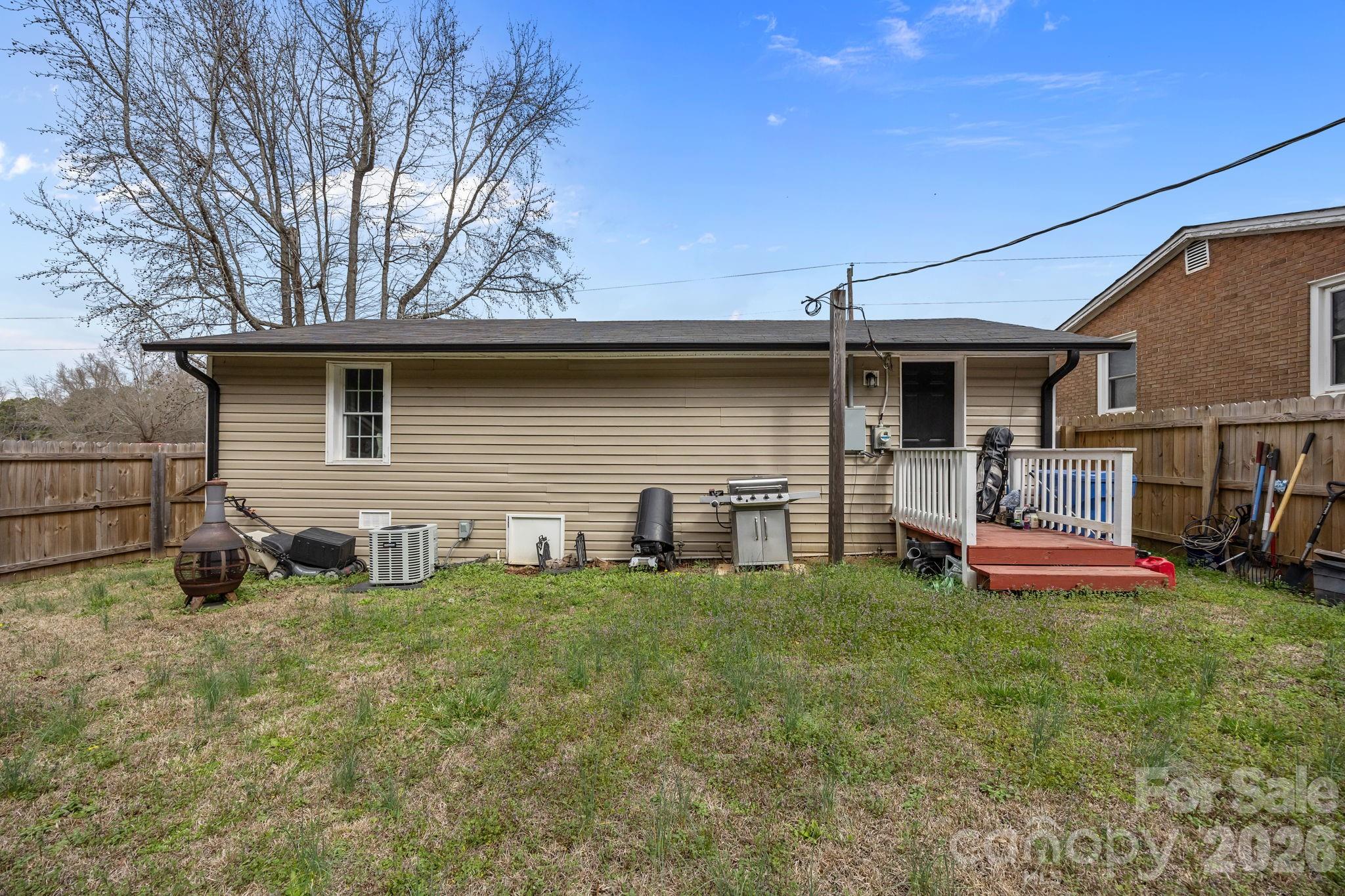 319 N Arnold Street — Pageland