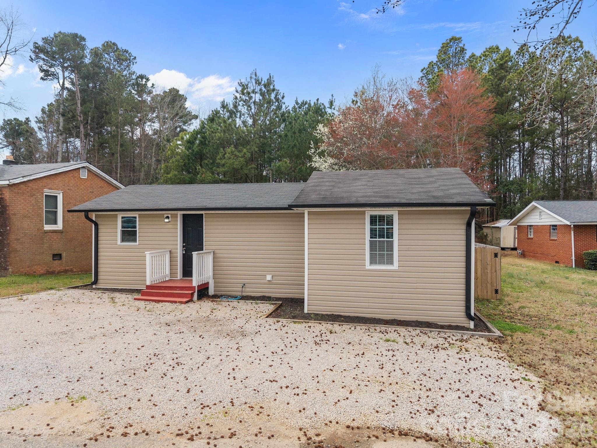 319 N Arnold Street — Pageland