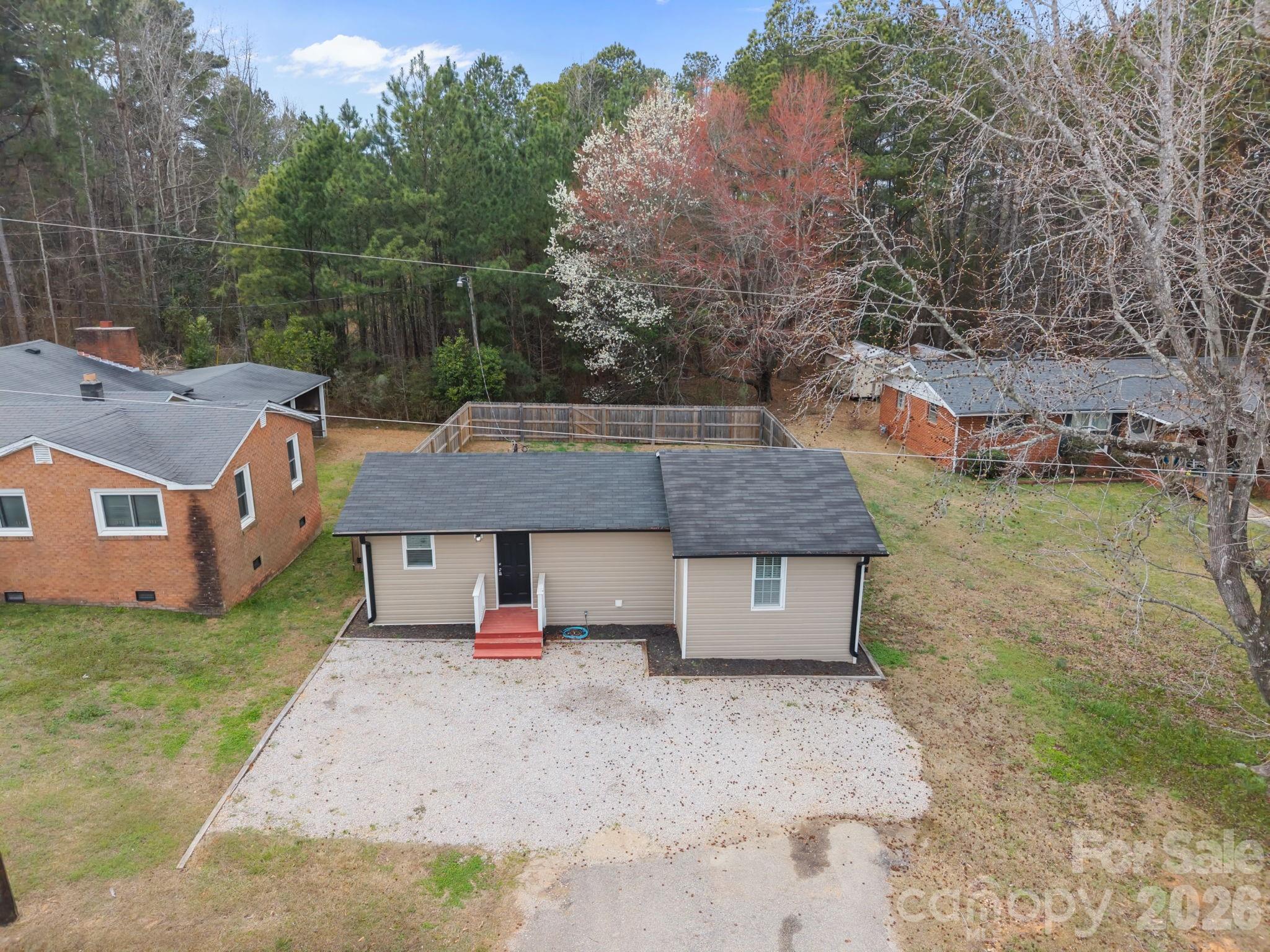 319 N Arnold Street — Pageland