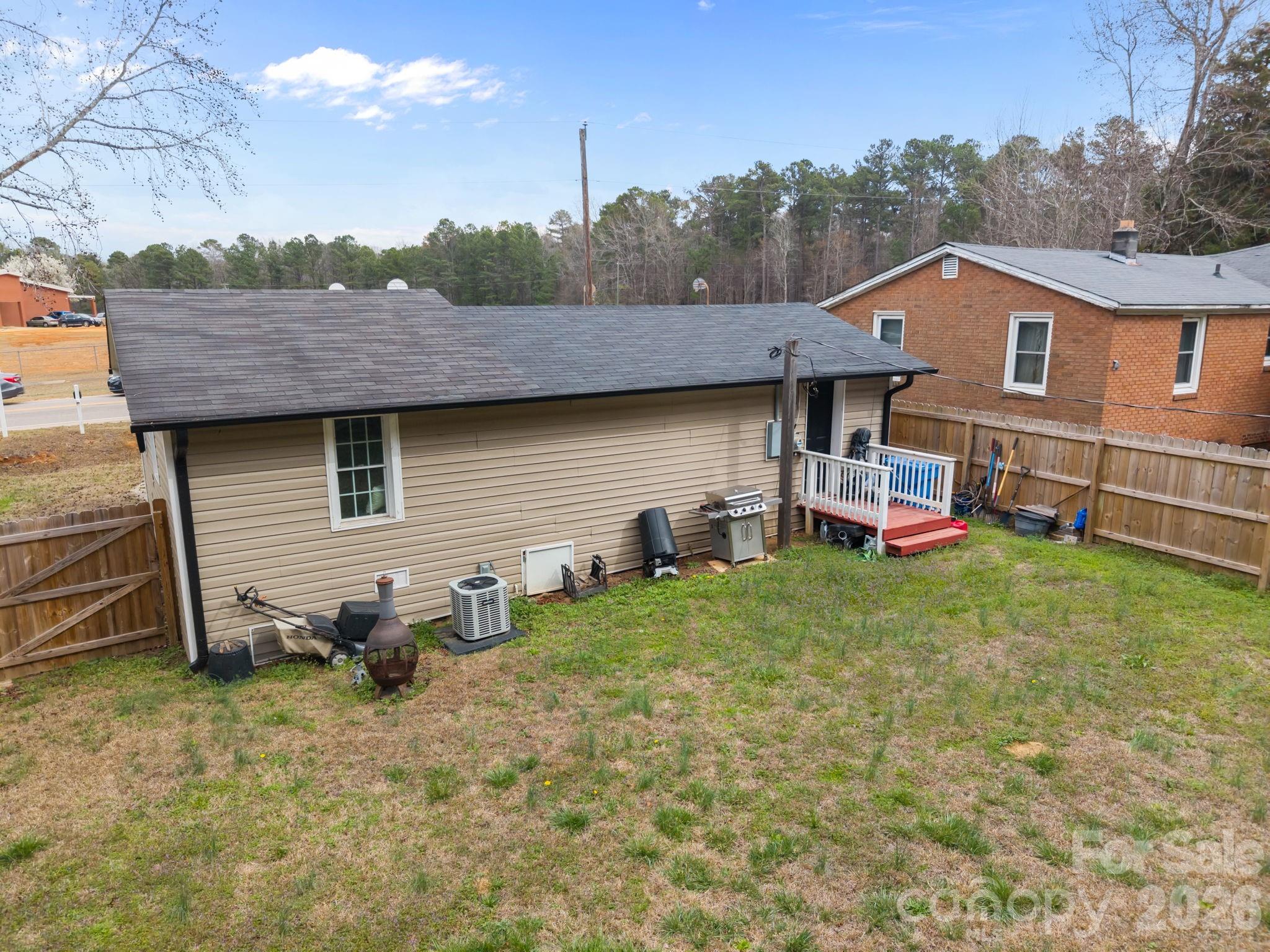 319 N Arnold Street — Pageland