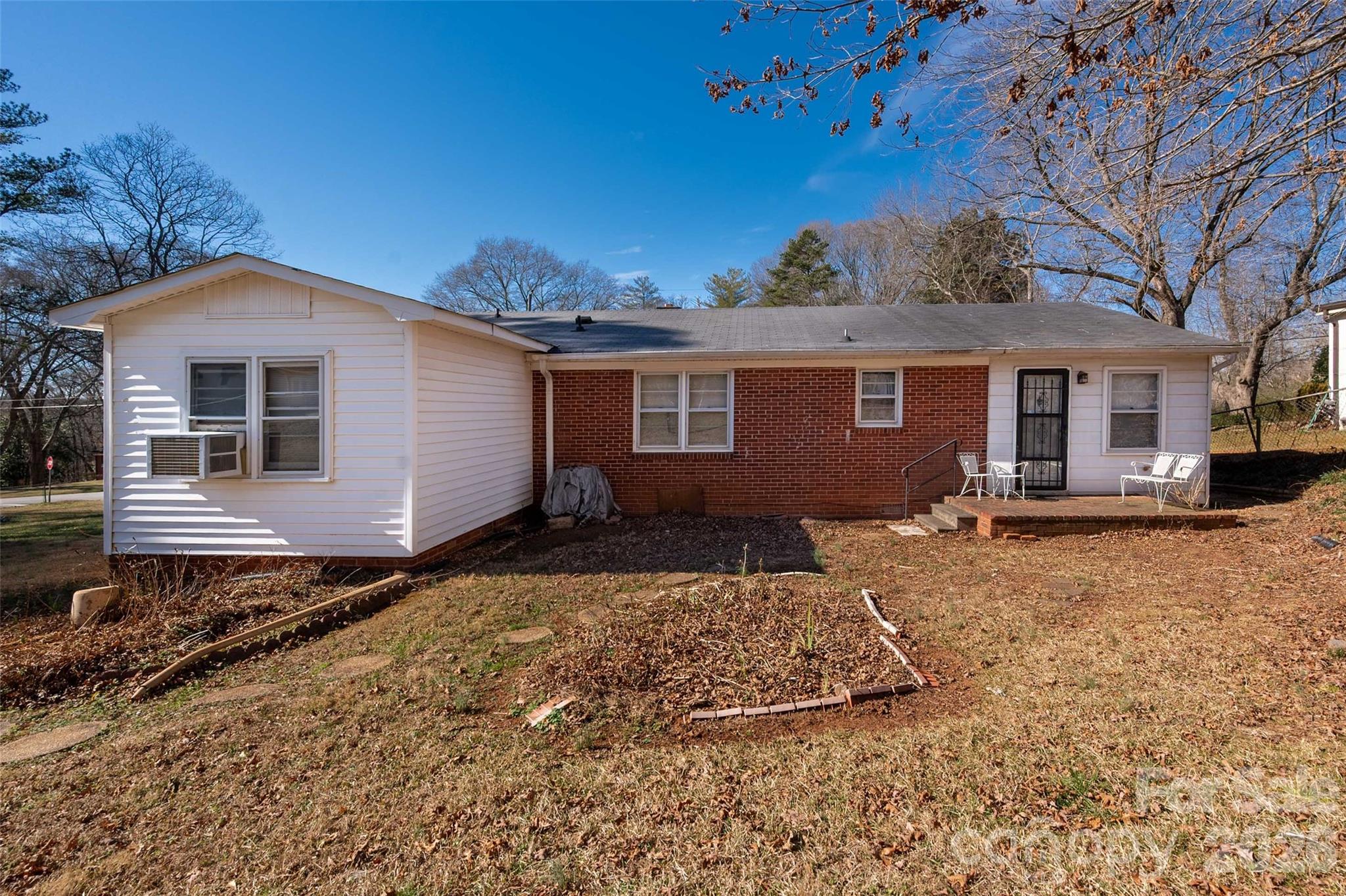 1631 Lincoln Drive — Shelby