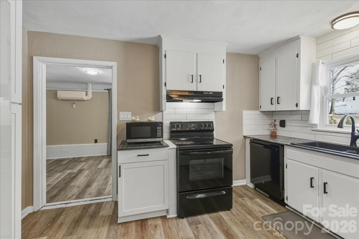 2563 Marble Street — Newton