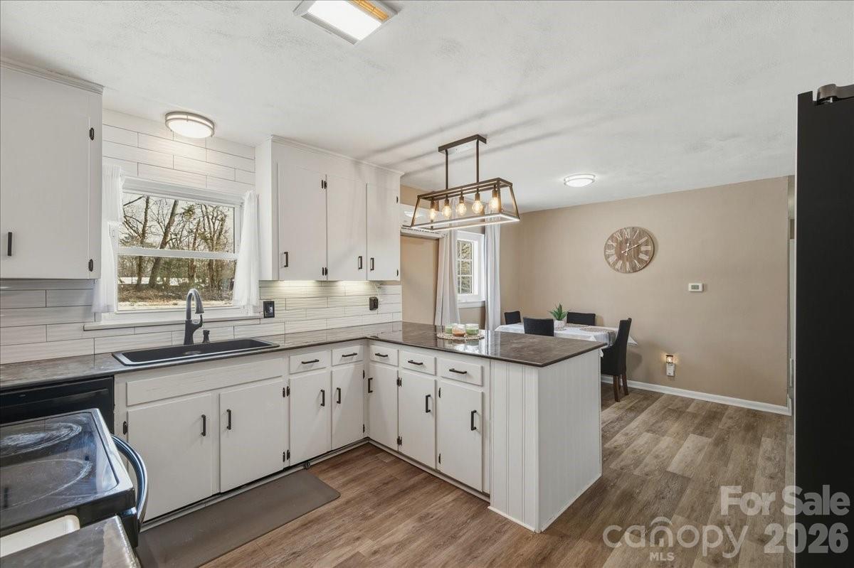 2563 Marble Street — Newton