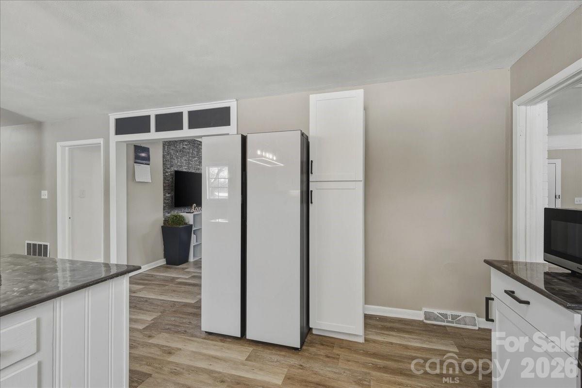 2563 Marble Street — Newton