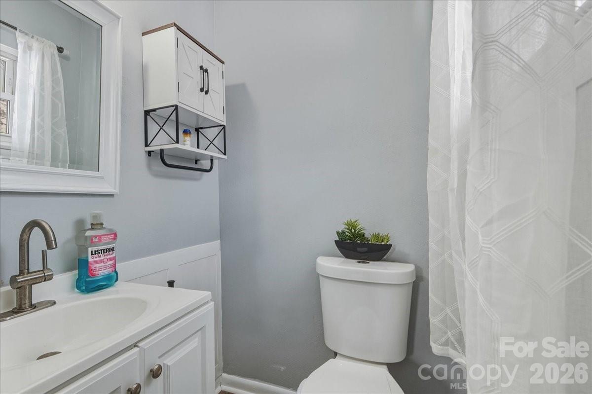 2563 Marble Street — Newton