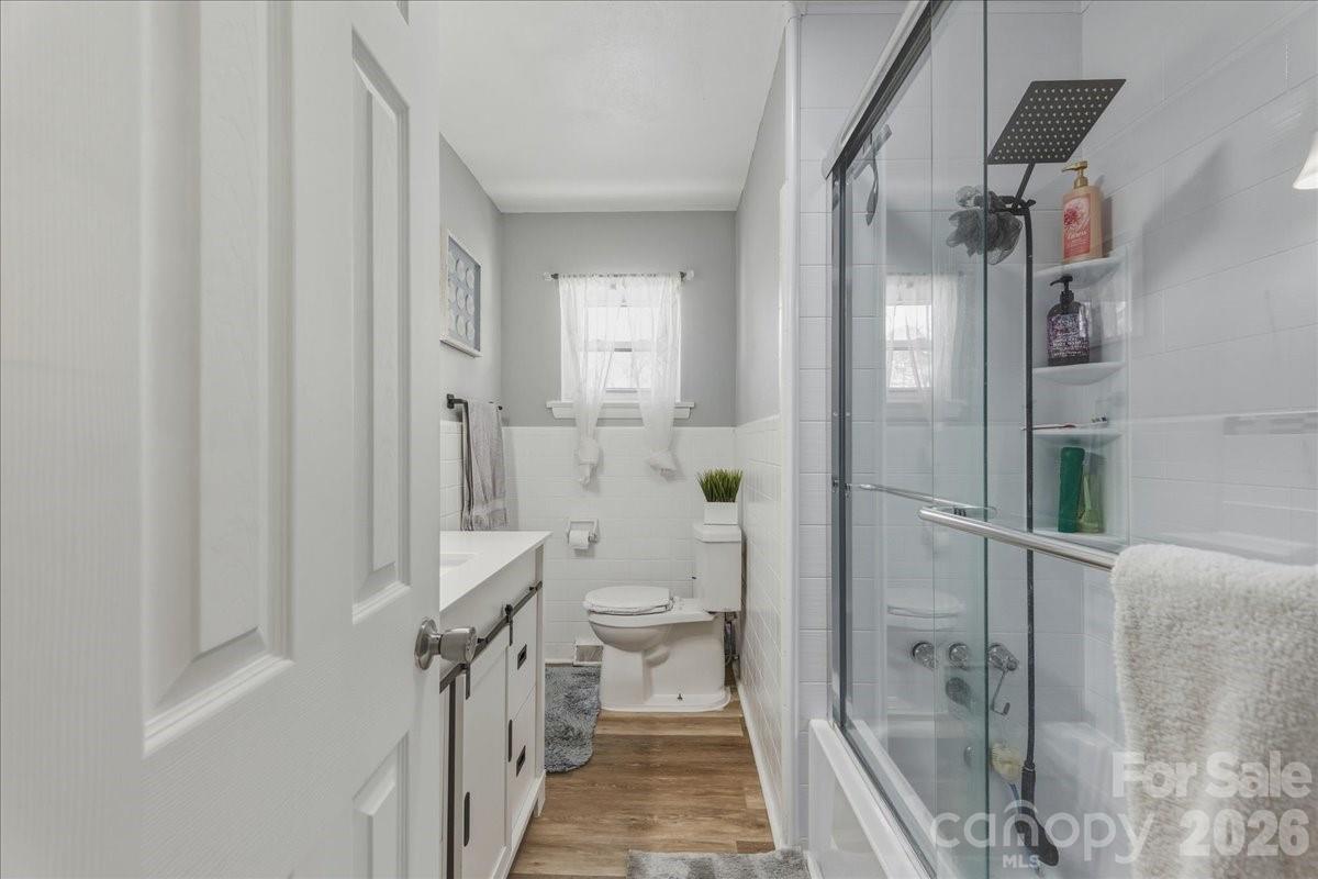 2563 Marble Street — Newton