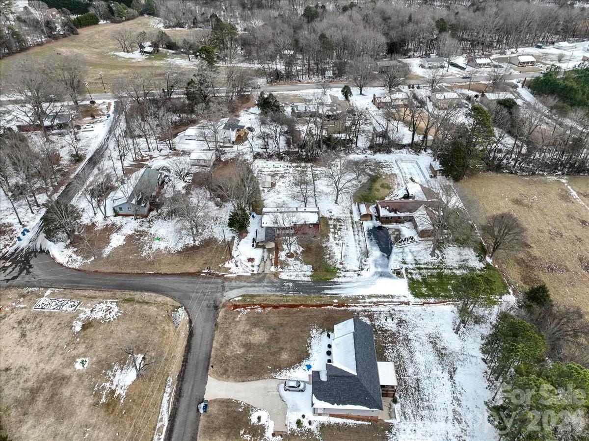 2563 Marble Street — Newton