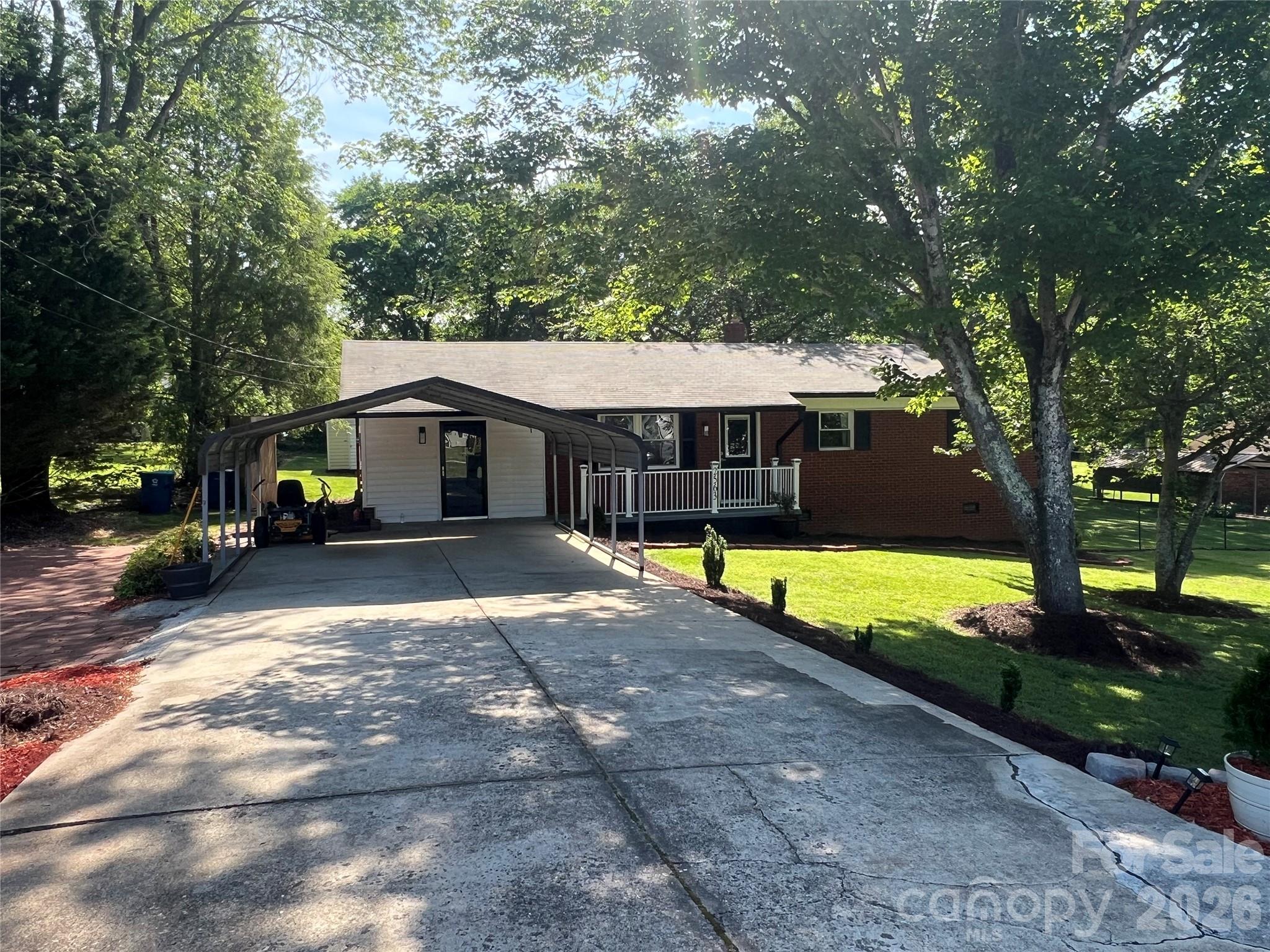 2563 Marble Street — Newton