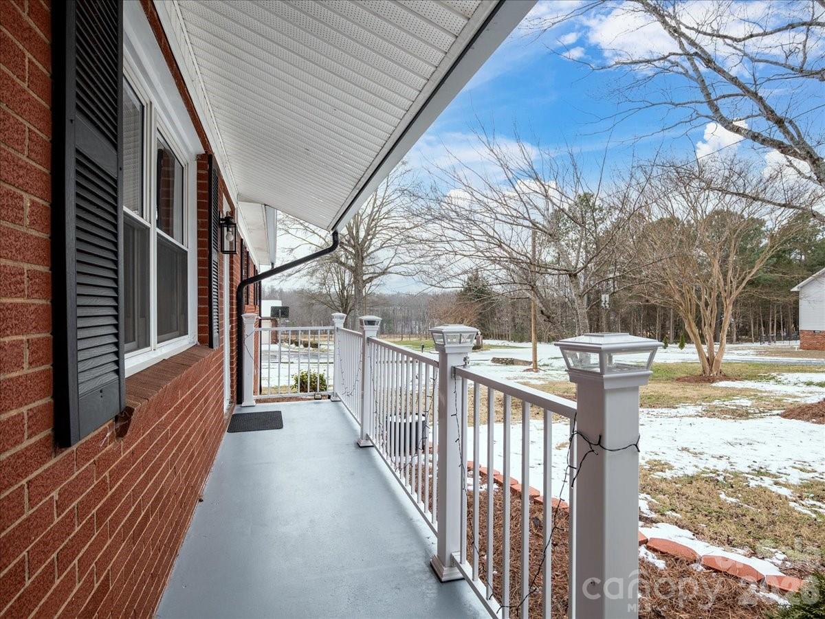 2563 Marble Street — Newton