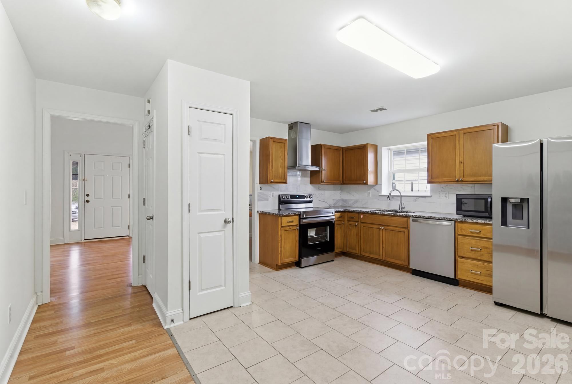 2126 Downing Street — Charlotte