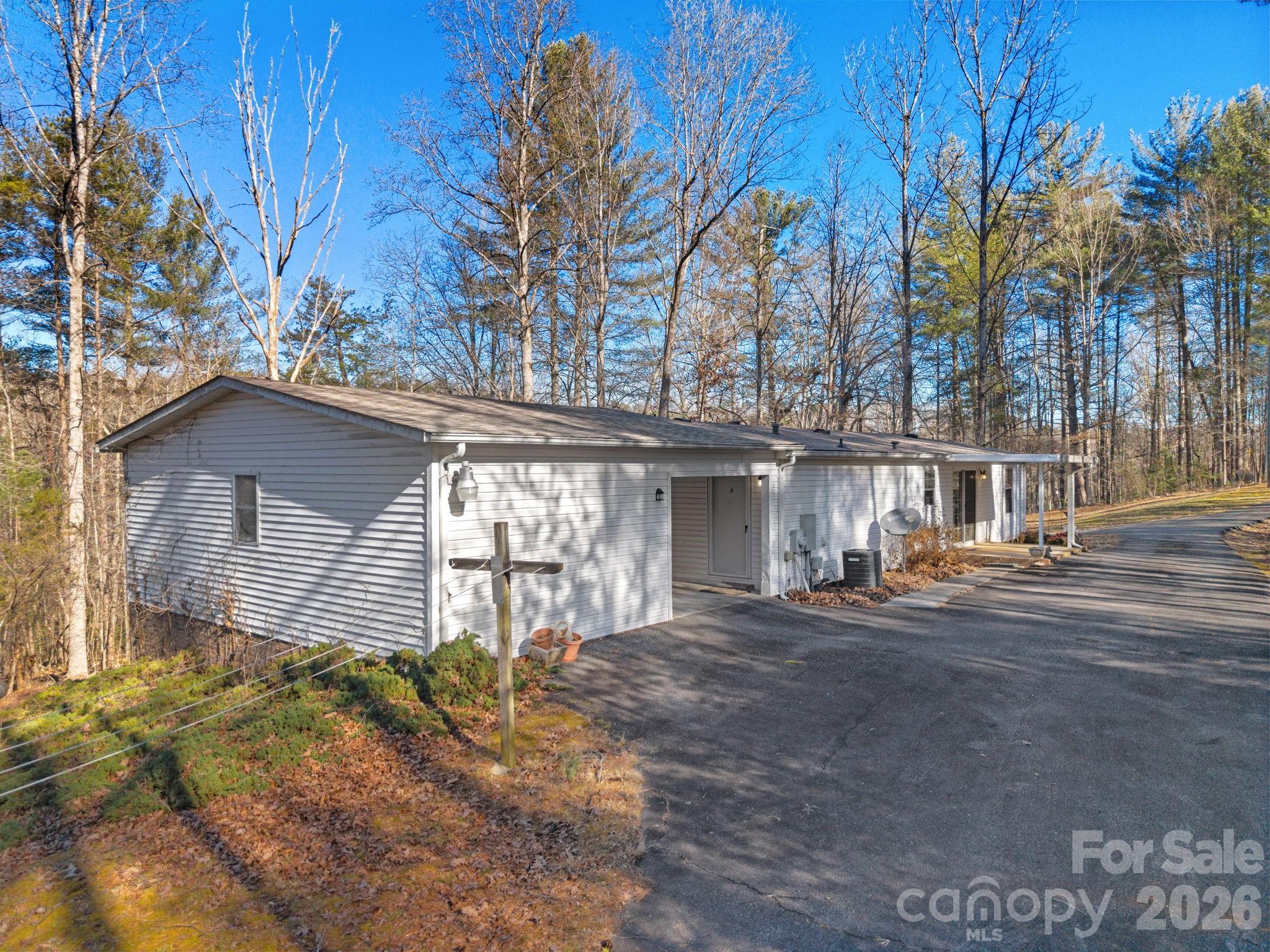 3435 Nelson Lane — Morganton
