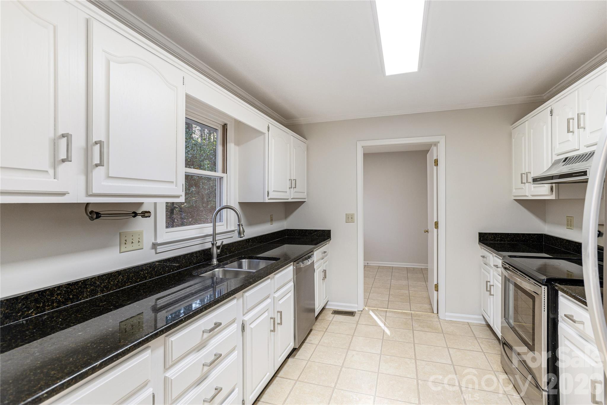 55 English Ivy Lane — Zirconia