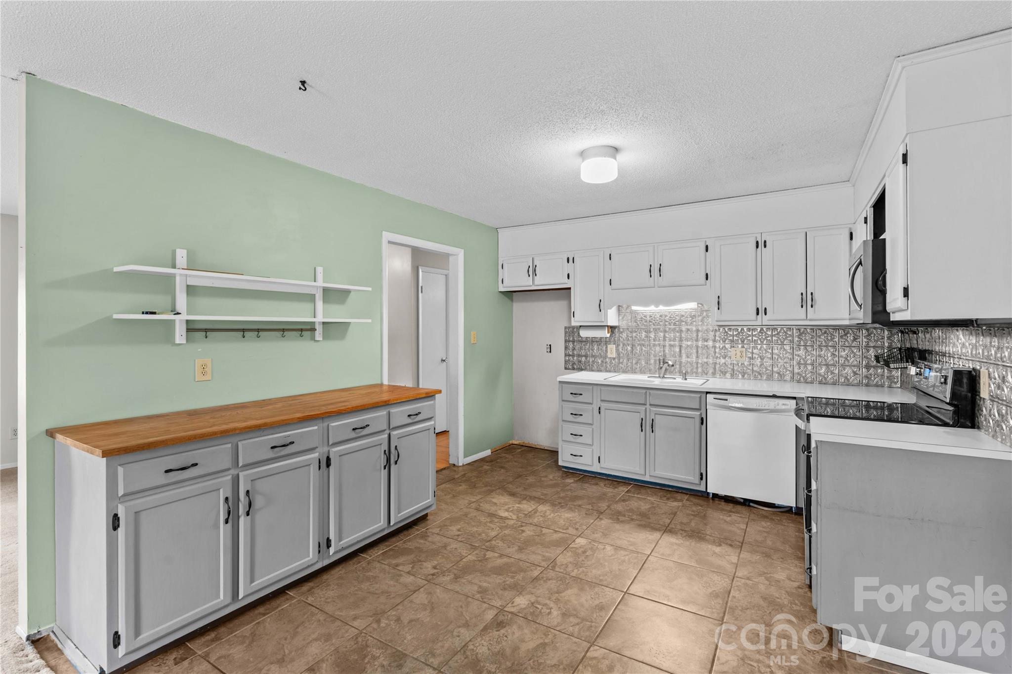 115 Pineview Court — Statesville