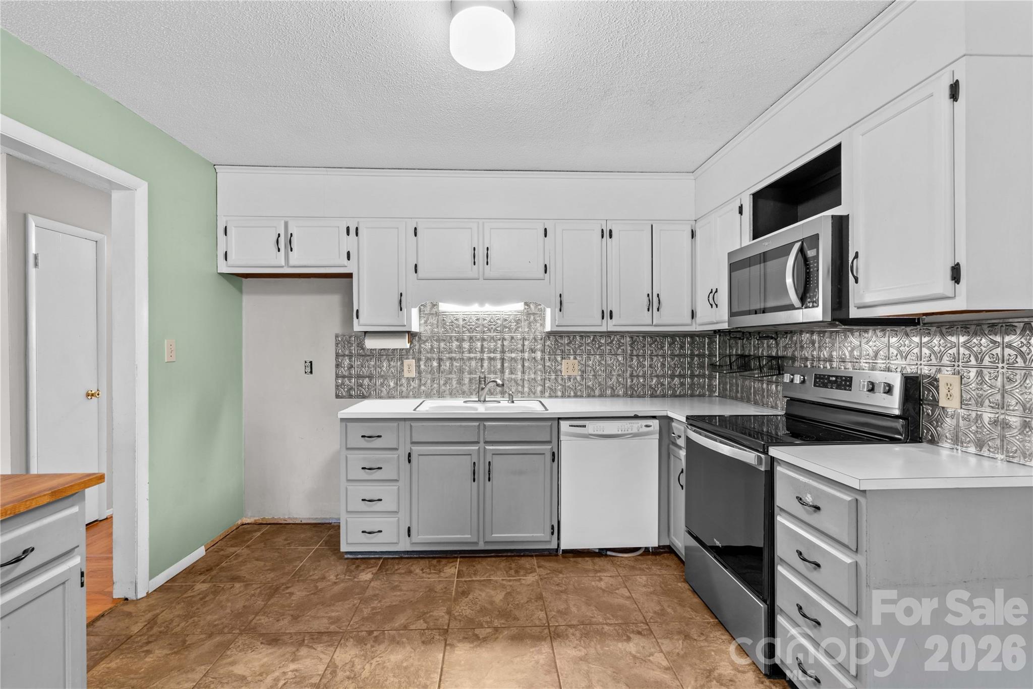 115 Pineview Court — Statesville