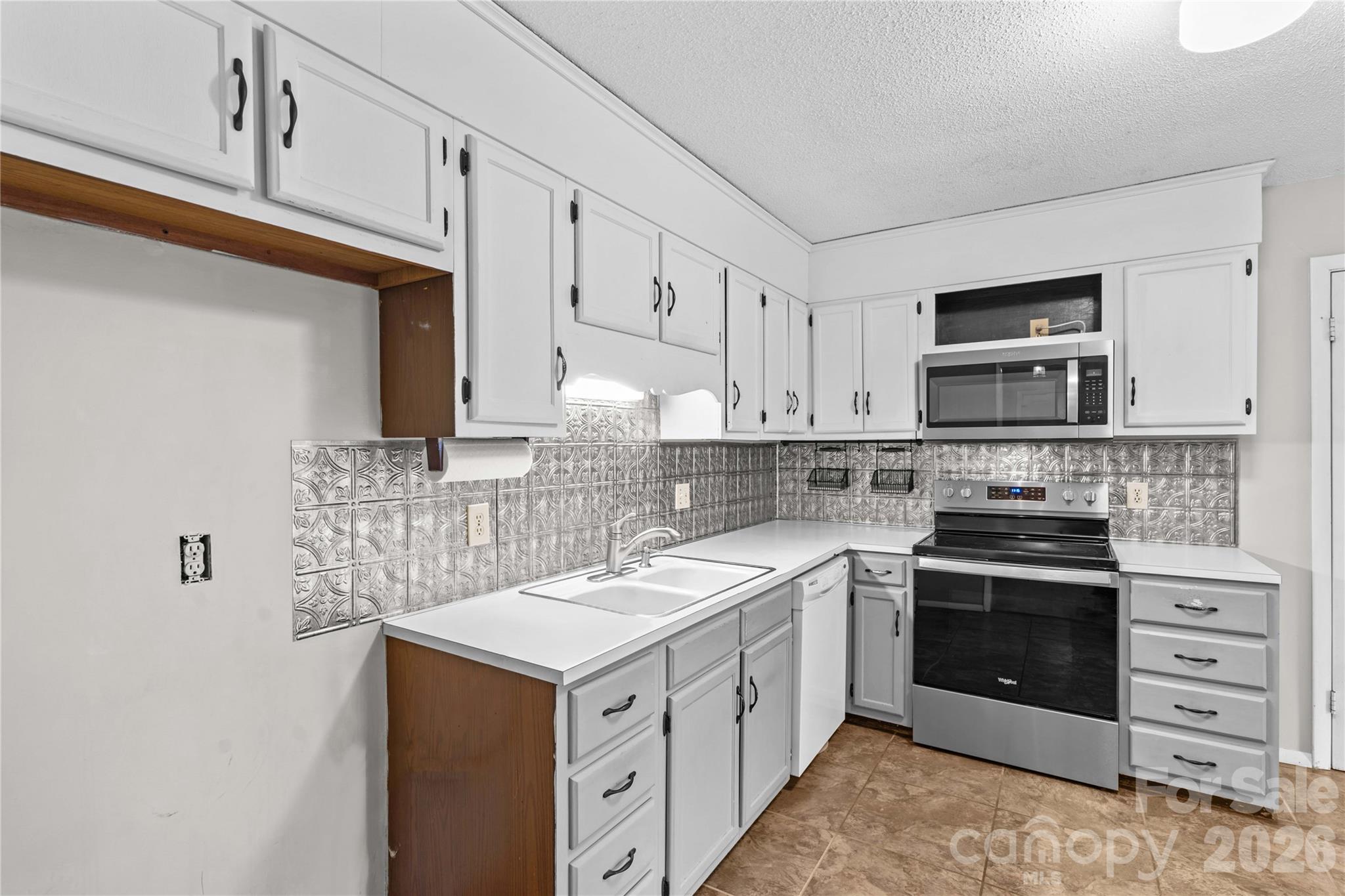 115 Pineview Court — Statesville